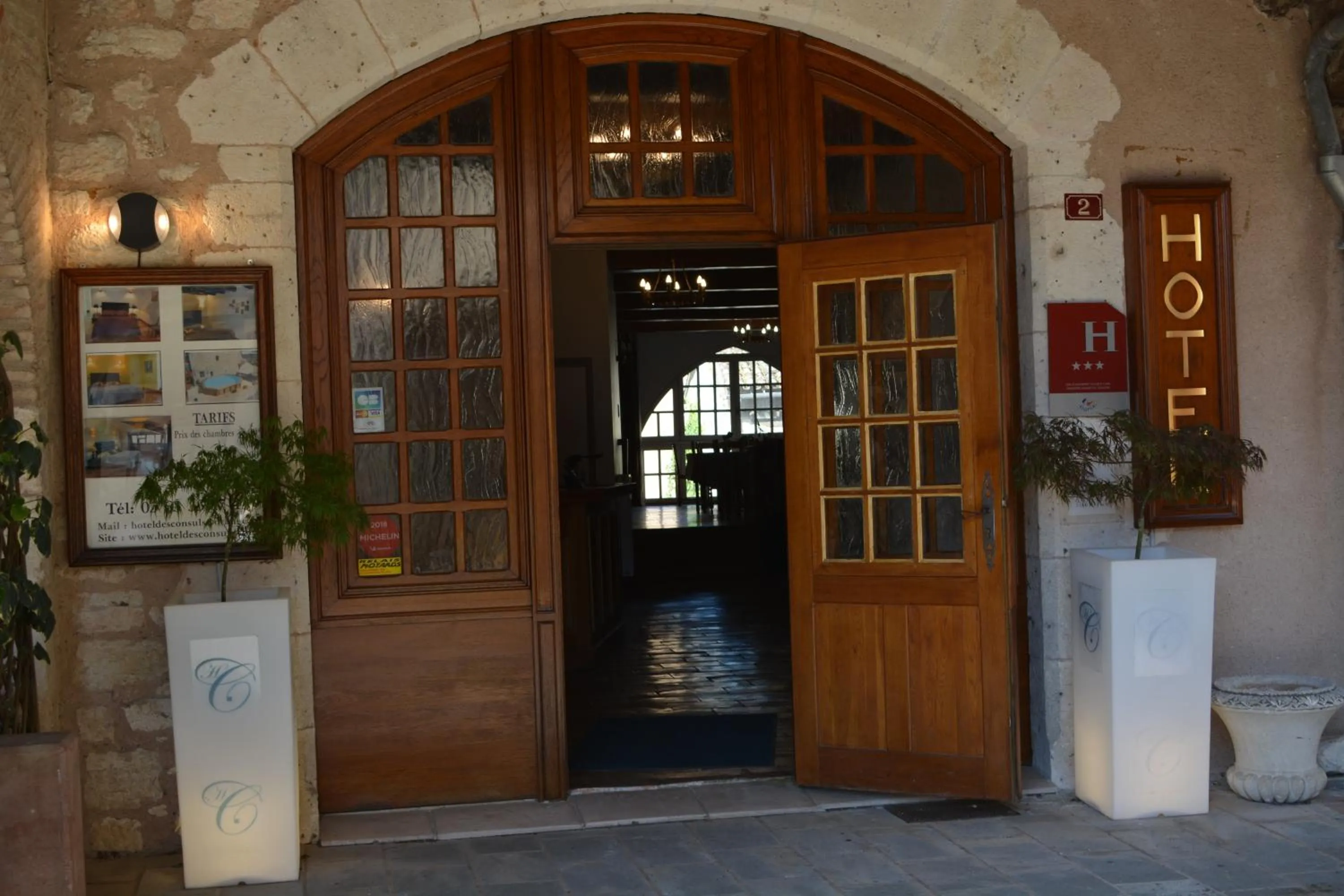 Facade/entrance in Hotel des Consuls