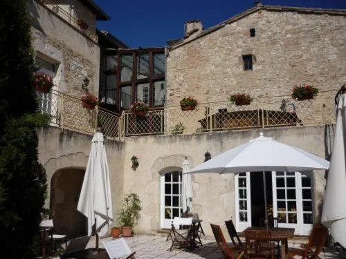 Property building in Hotel des Consuls