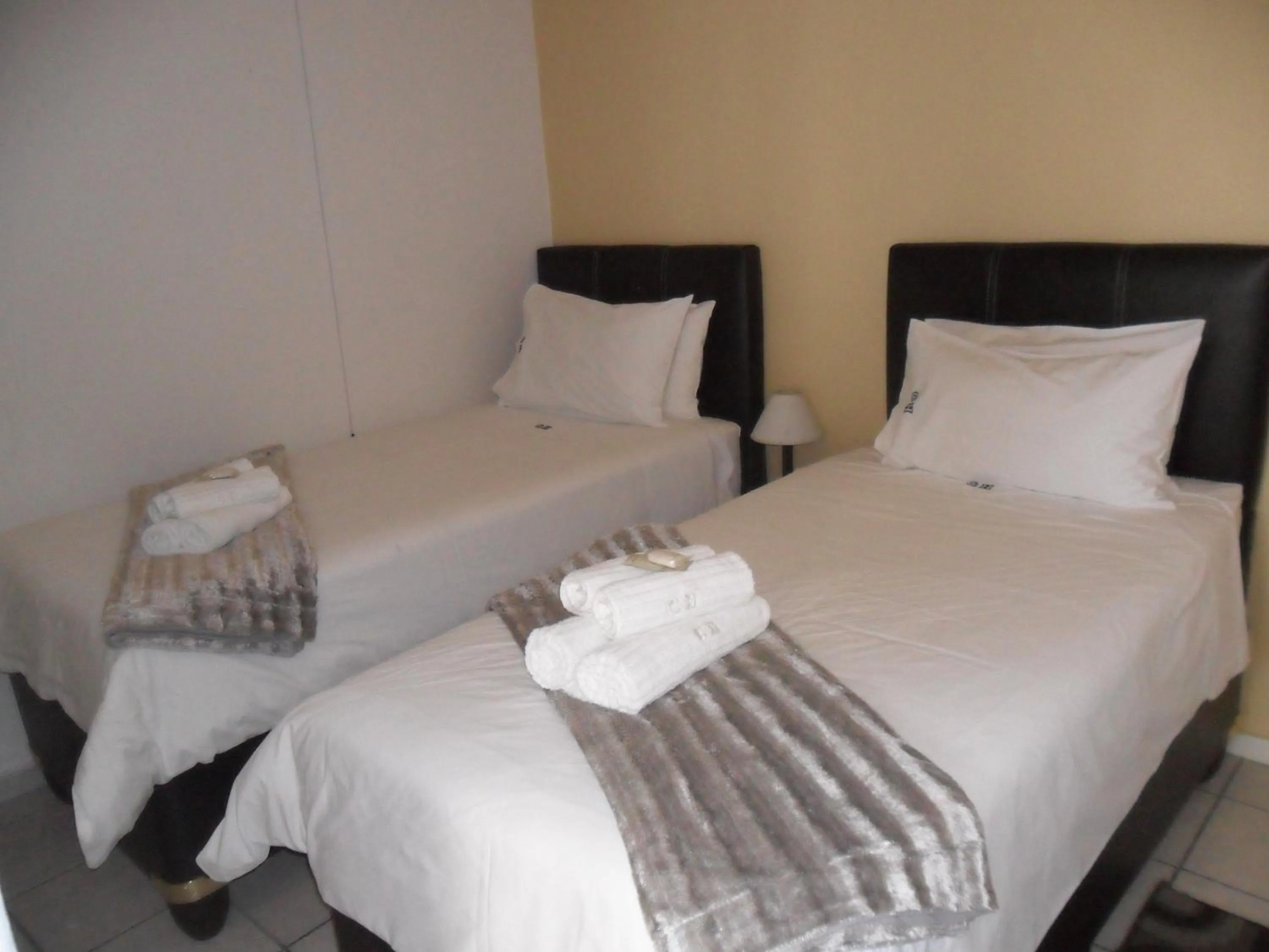 Bedroom, Bed in Convent Hill Lodge