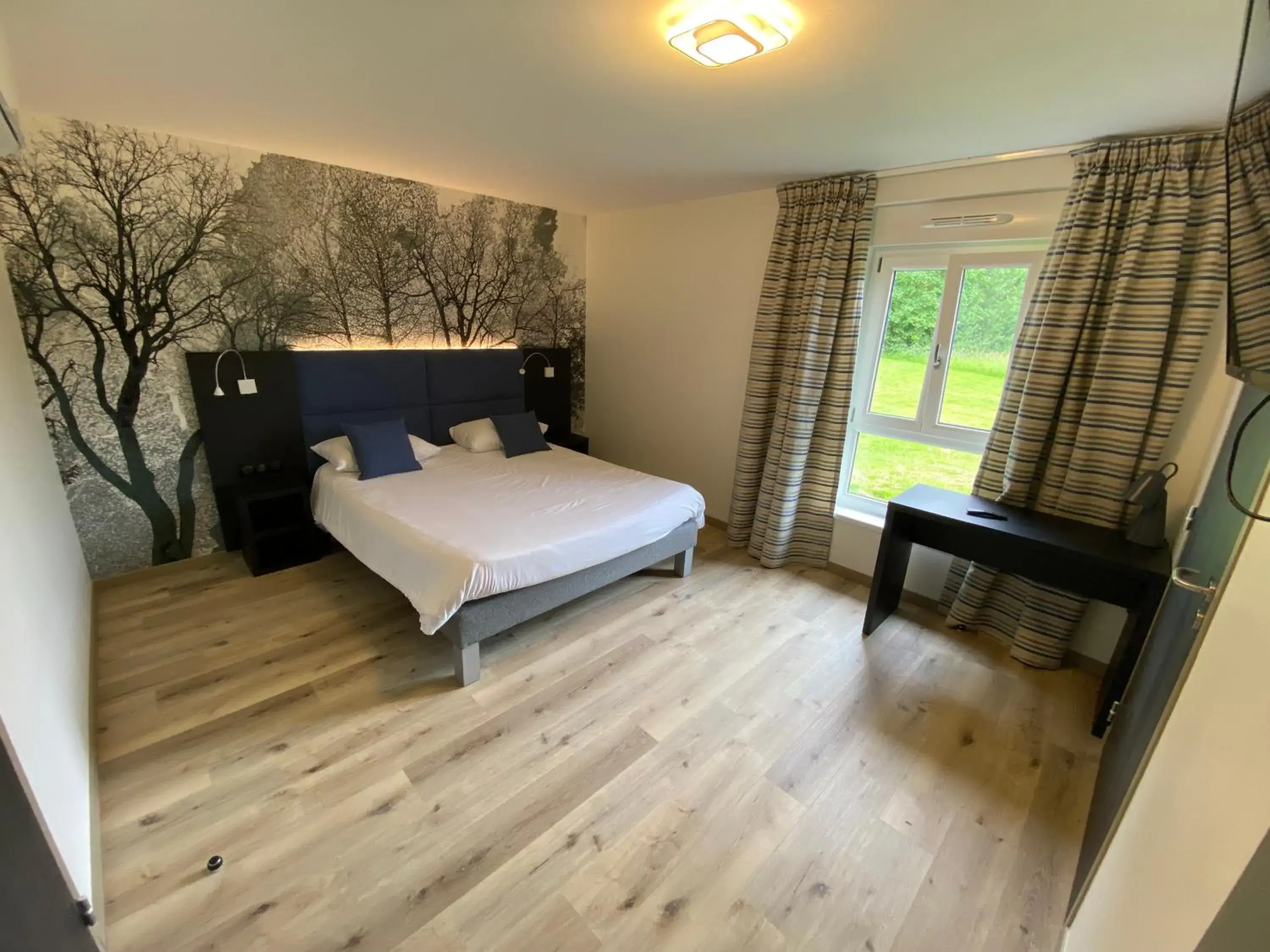 Photo of the whole room, Bed in Relais Saint Michel Photo of the whole room, Bed in Relais Saint Michel