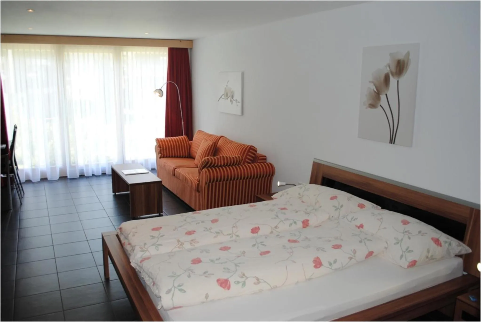 Bed in Hotel Dufour Alpin Superior - Adults only