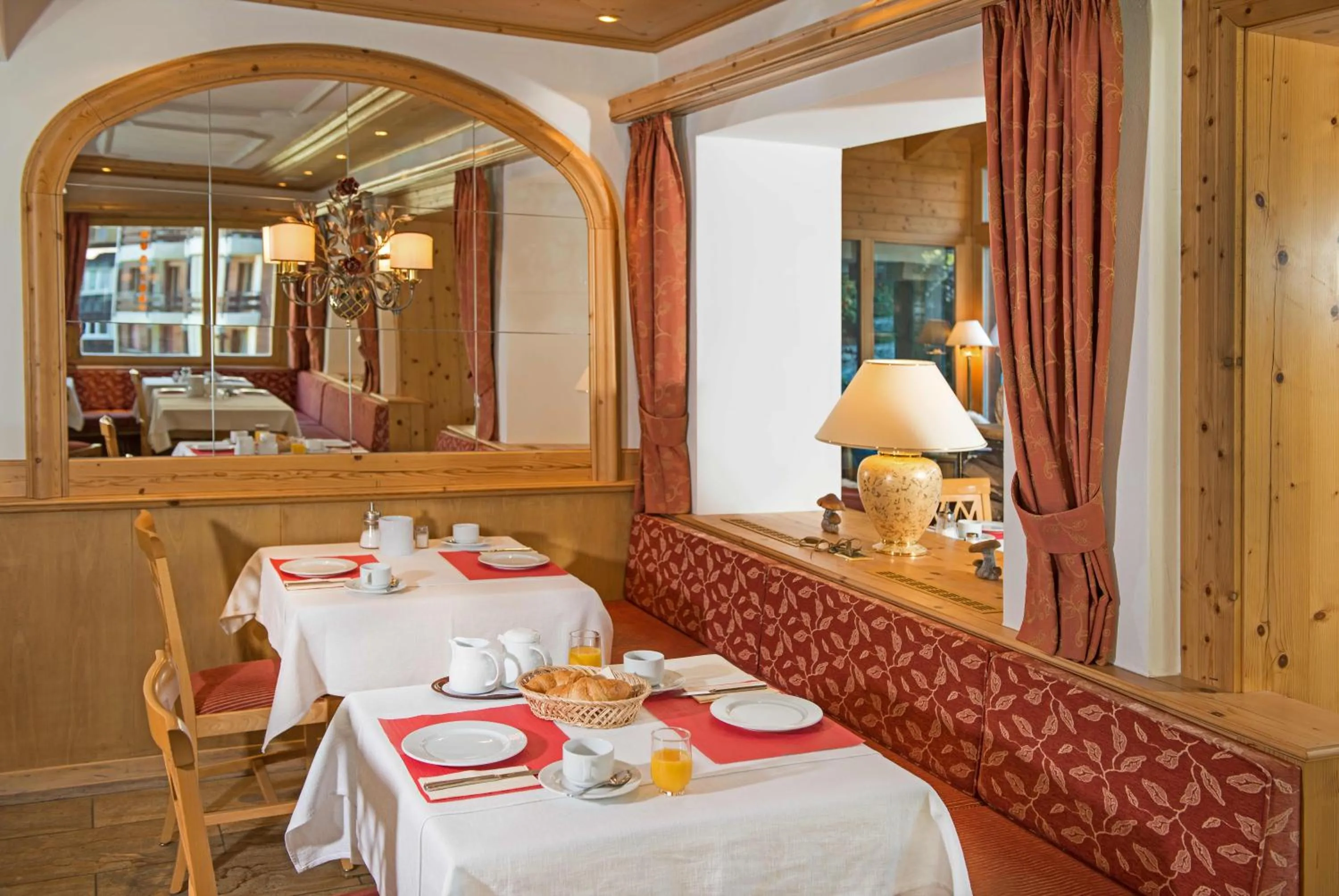 Restaurant/Places to Eat in Hotel Dufour Alpin Superior - Adults only