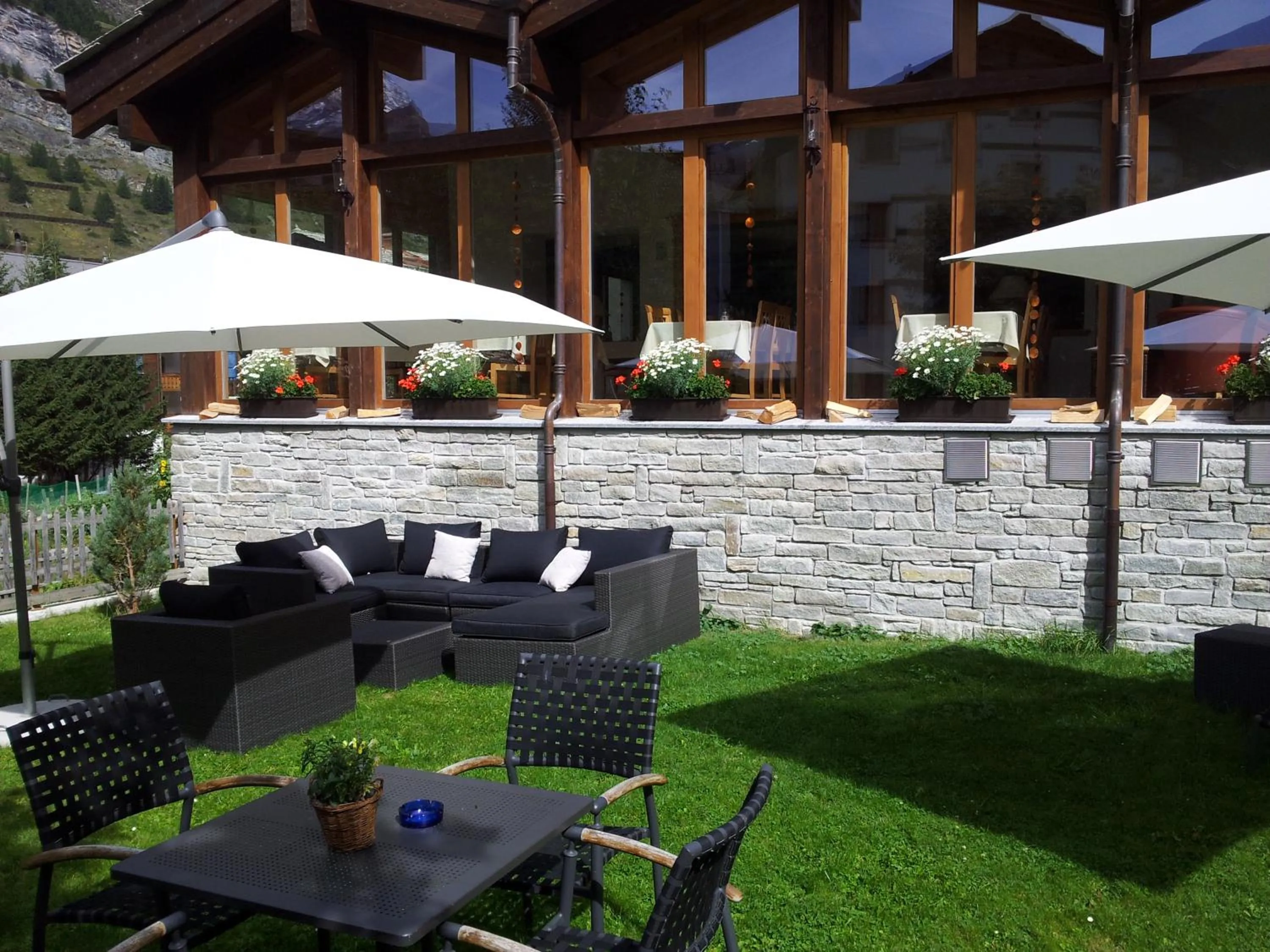 Garden in Hotel Dufour Alpin Superior - Adults only