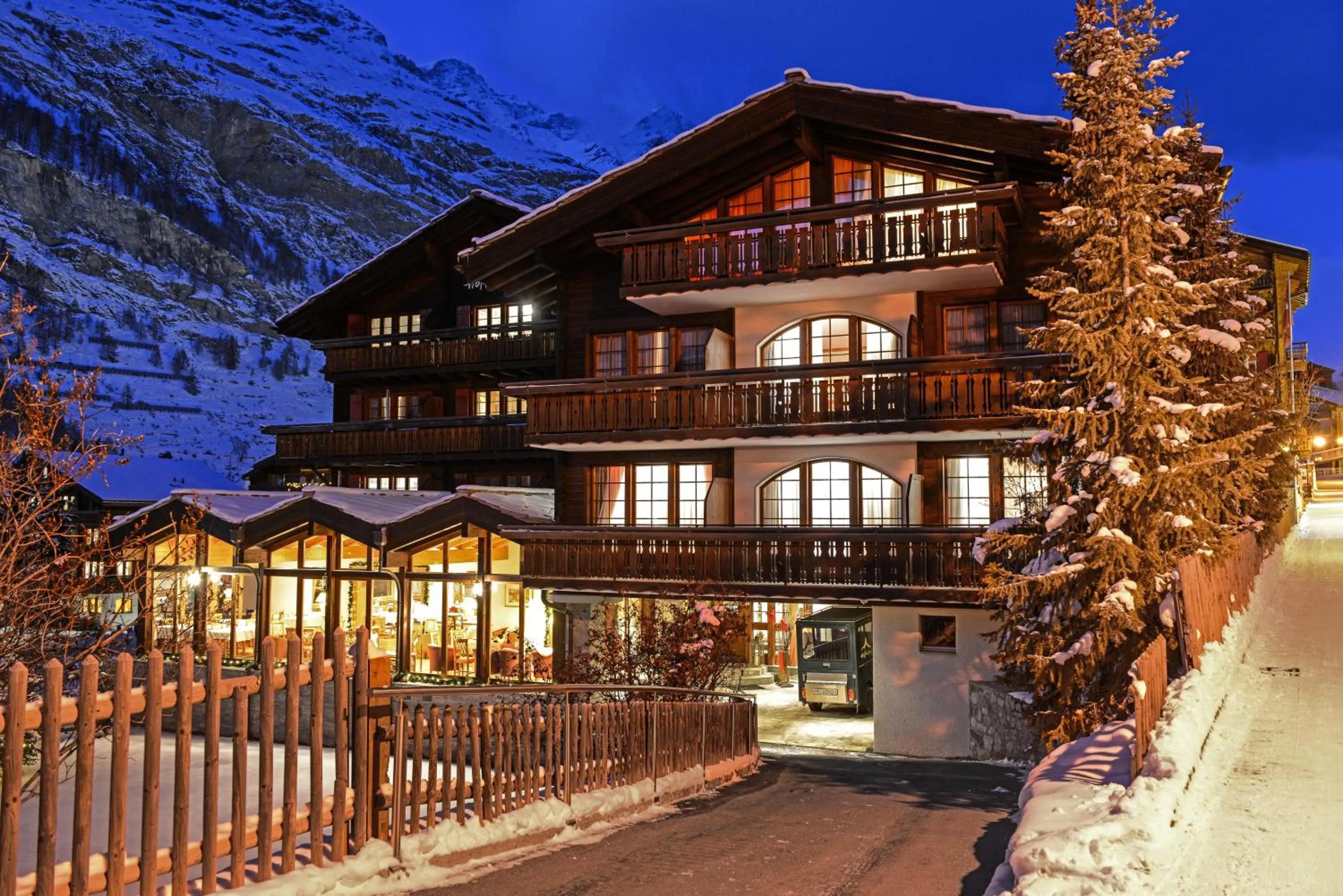 Property Building in Hotel Dufour Alpin Superior - Adults only