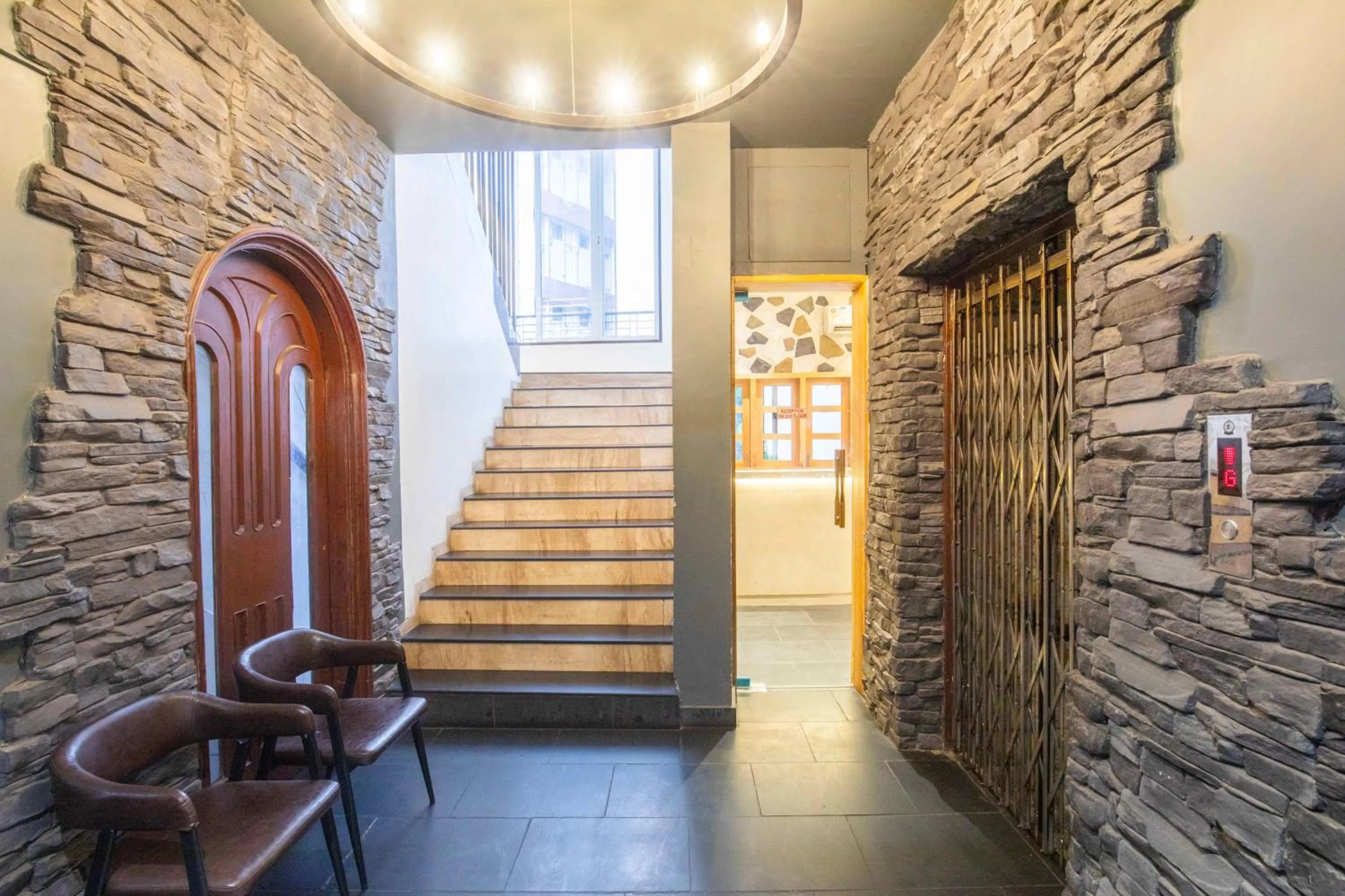 Lobby or reception in Treebo Hiramani Parel Lalbaug