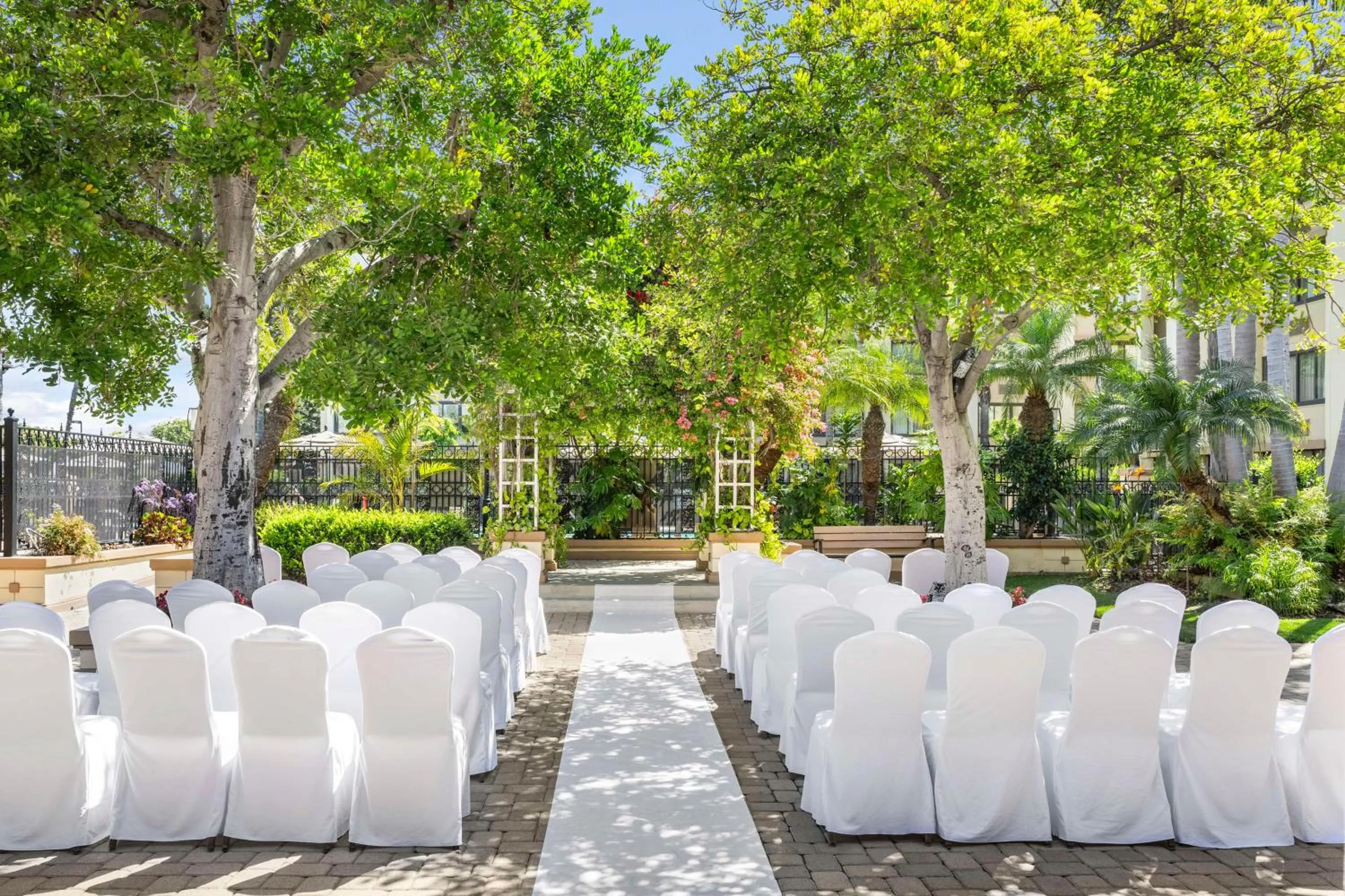 Inner courtyard view in Doubletree by Hilton Buena Park