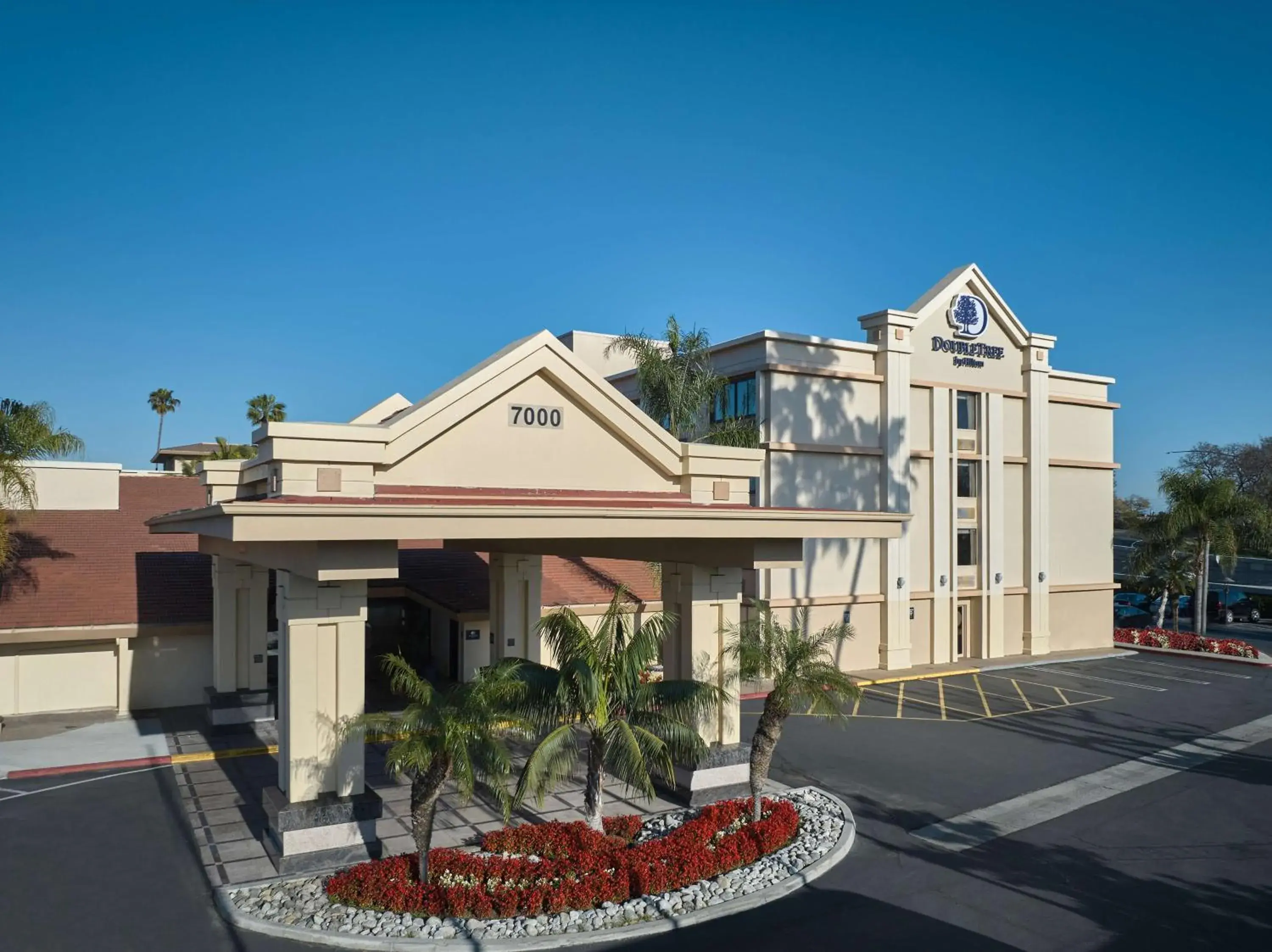 Property building in Doubletree by Hilton Buena Park Property building in Doubletree by Hilton Buena Park