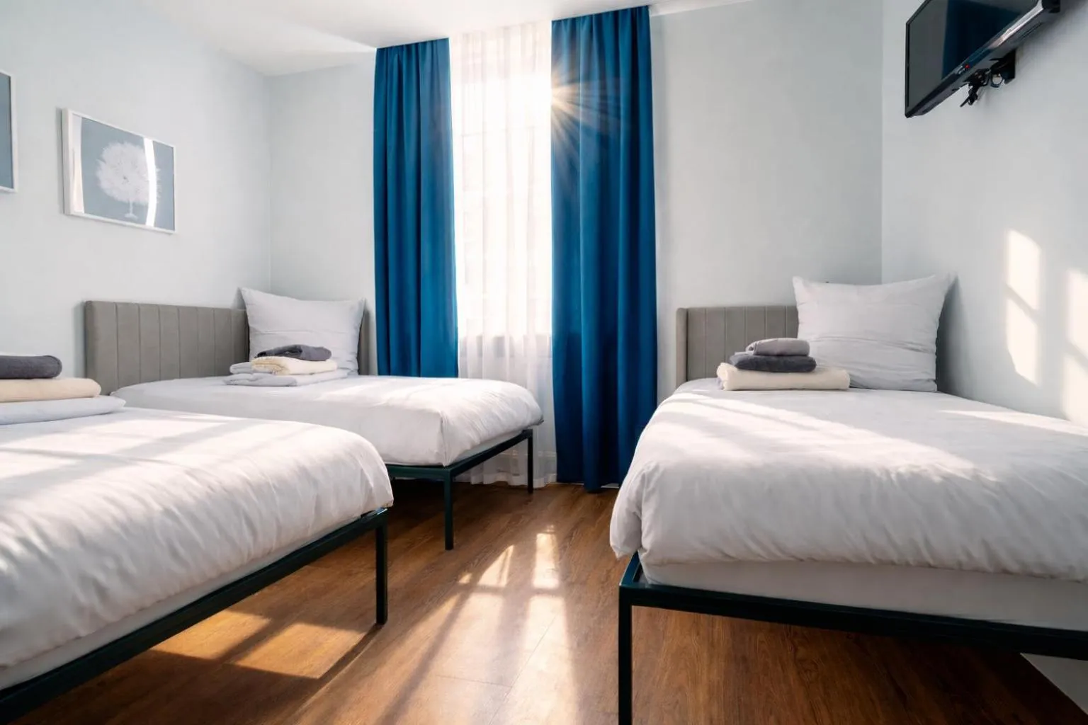 Bed in Das Schreder Hotel - Munich Free Parking