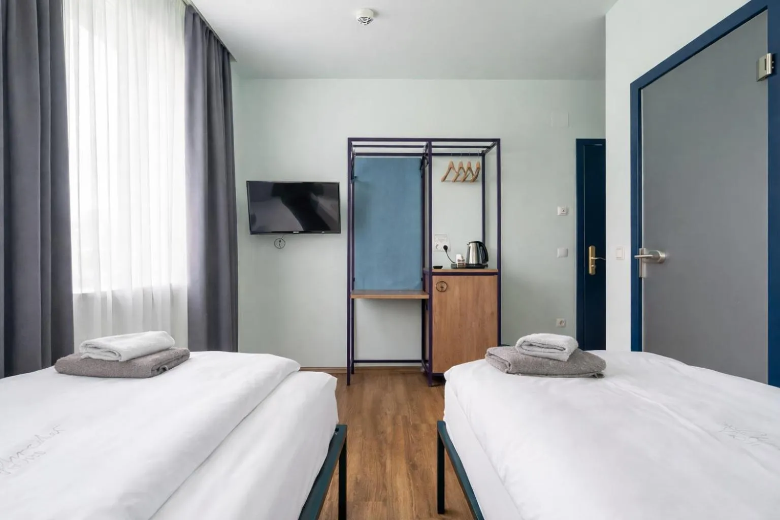 Bed in Das Schreder Hotel - Munich Free Parking