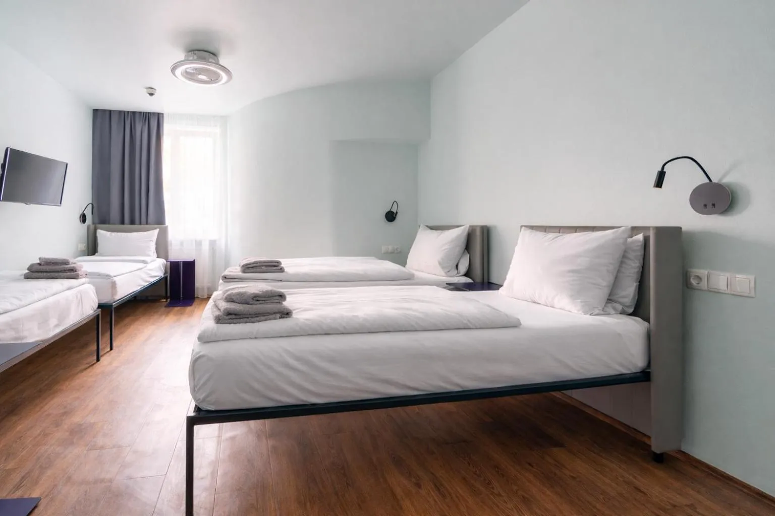 Bed in Das Schreder Hotel - Munich Free Parking