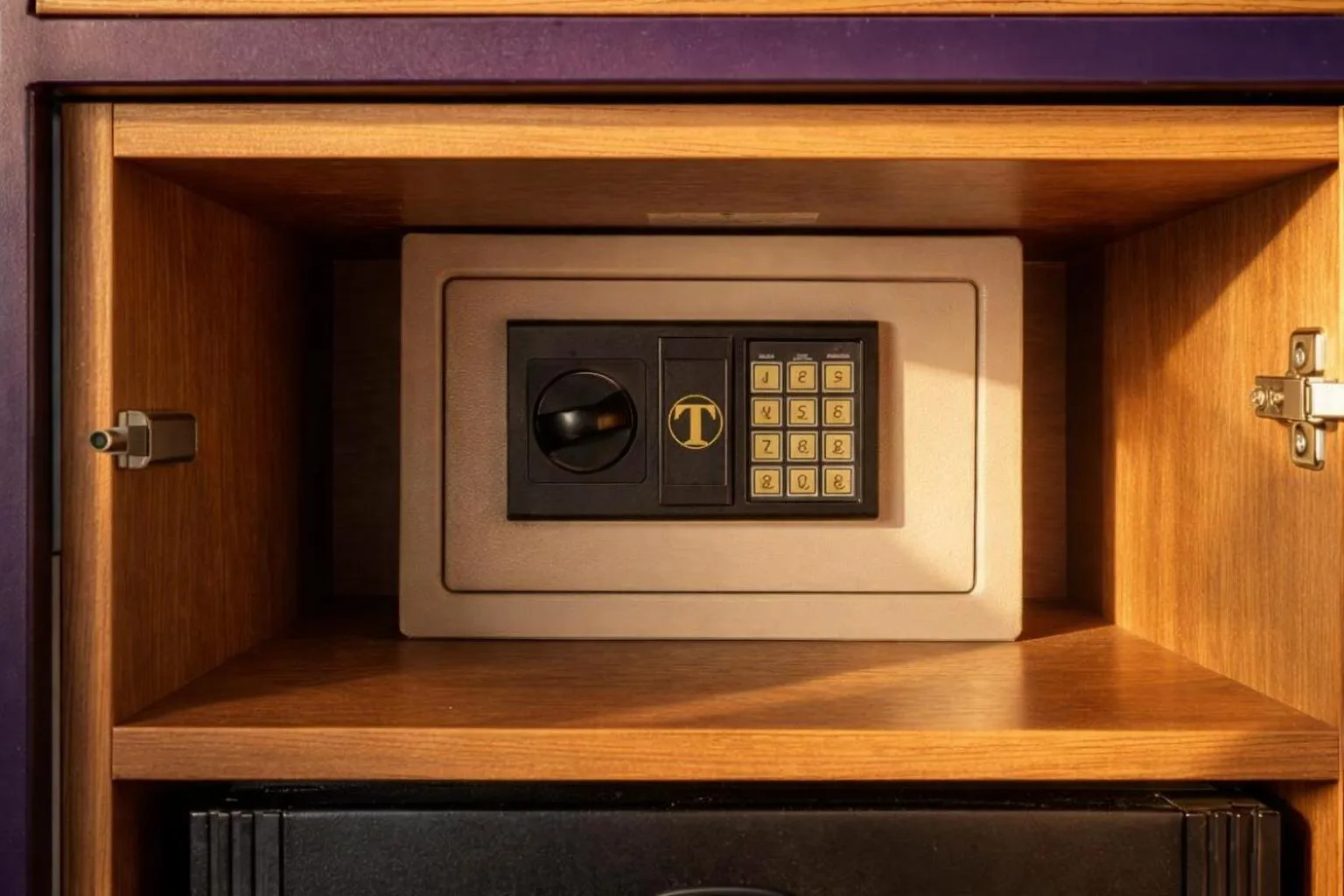 locker in Das Schreder Hotel - Munich Free Parking