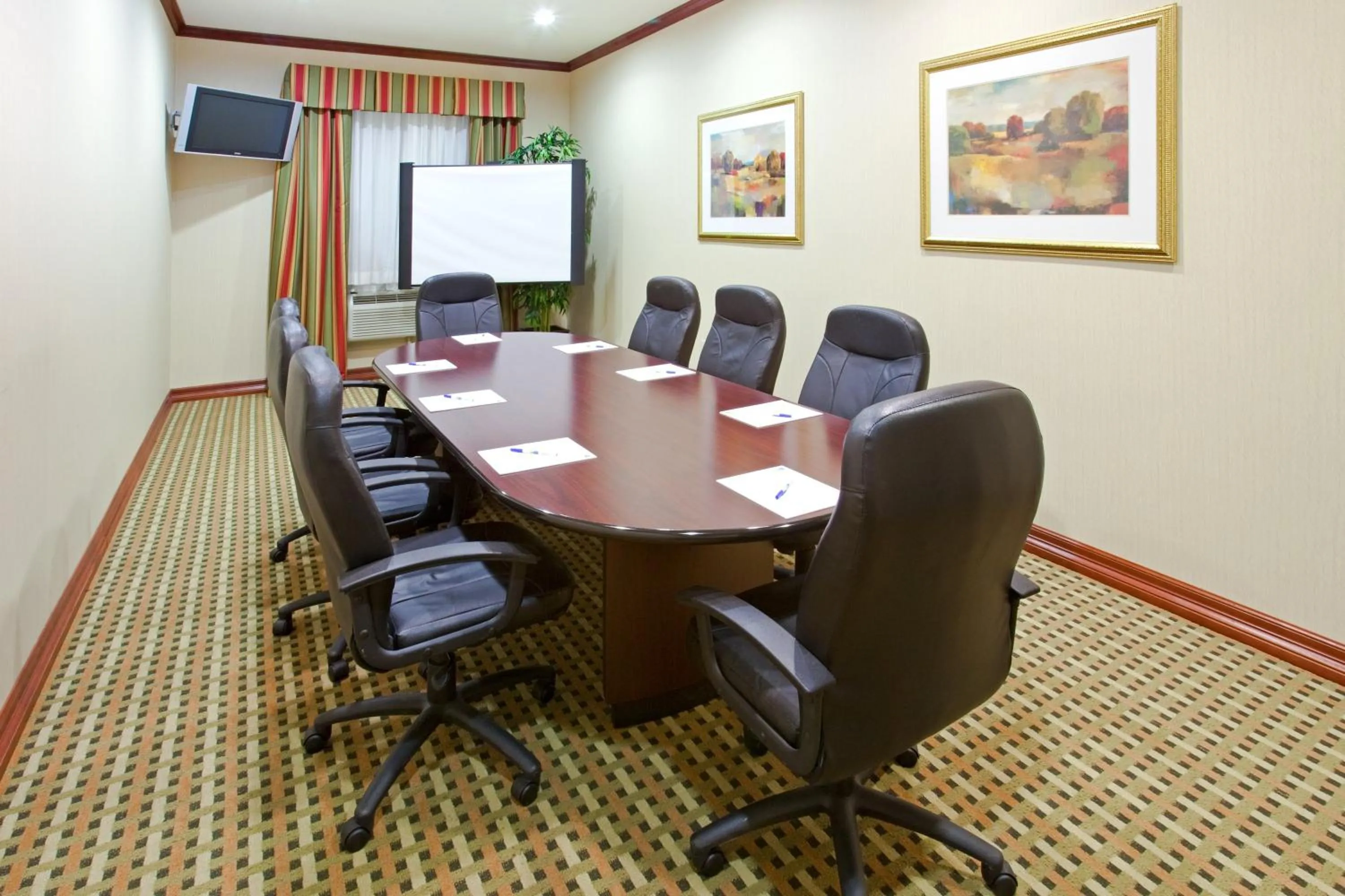 Meeting/conference room in Holiday Inn Express & Suites Fort Worth - Fossil Creek by IHG
