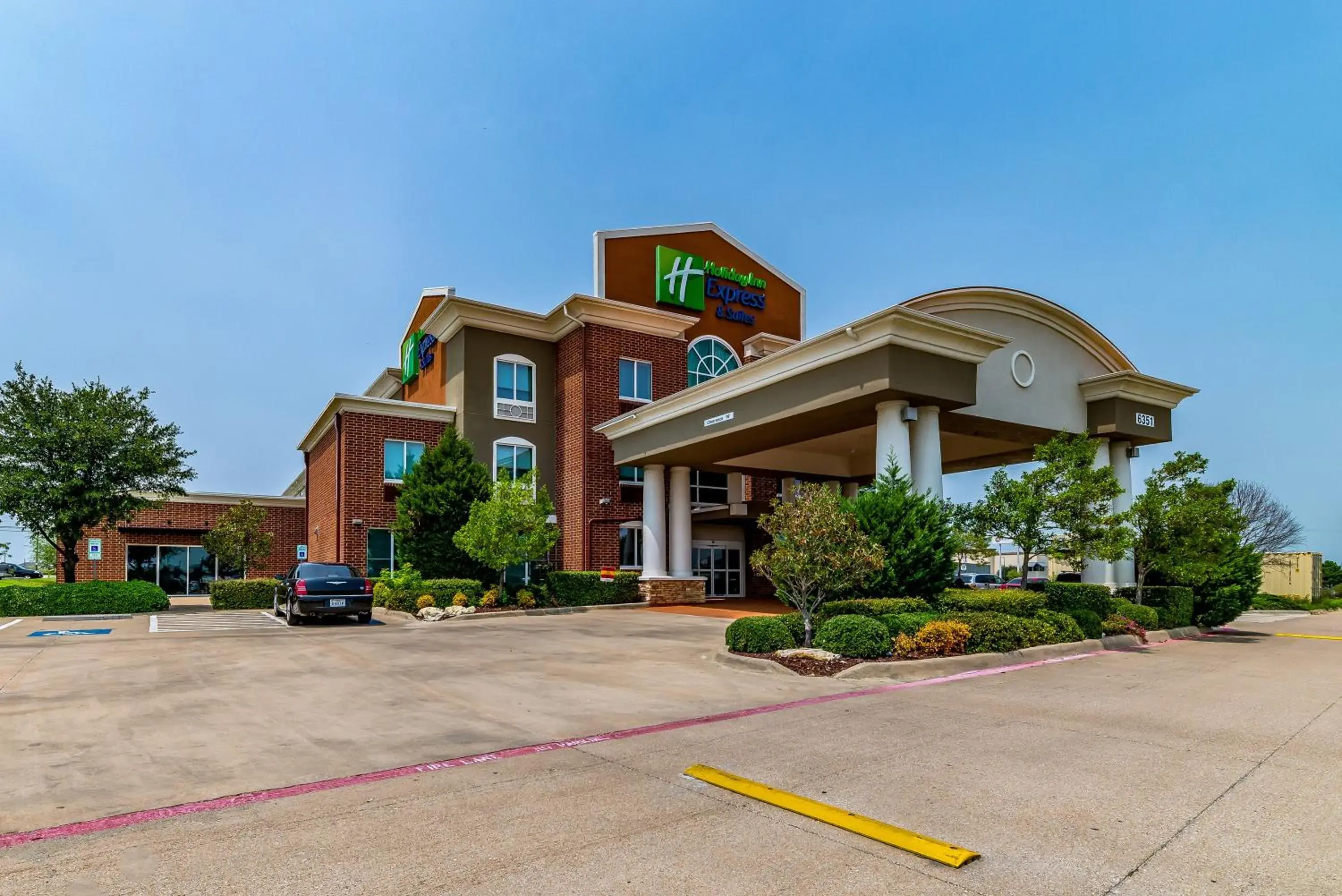 Property building in Holiday Inn Express & Suites Fort Worth - Fossil Creek by IHG Property building in Holiday Inn Express & Suites Fort Worth - Fossil Creek by IHG