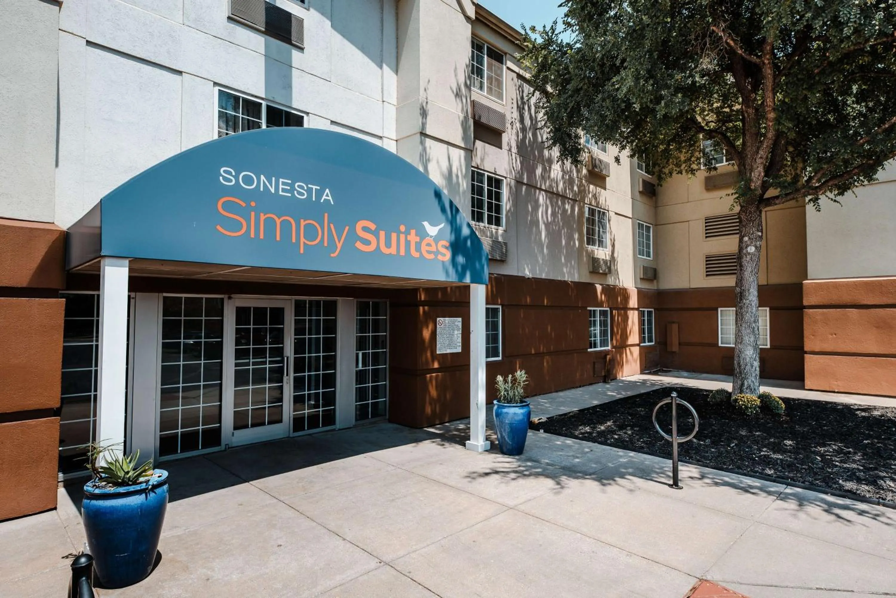 Property building in Sonesta Simply Suites Fort Worth
