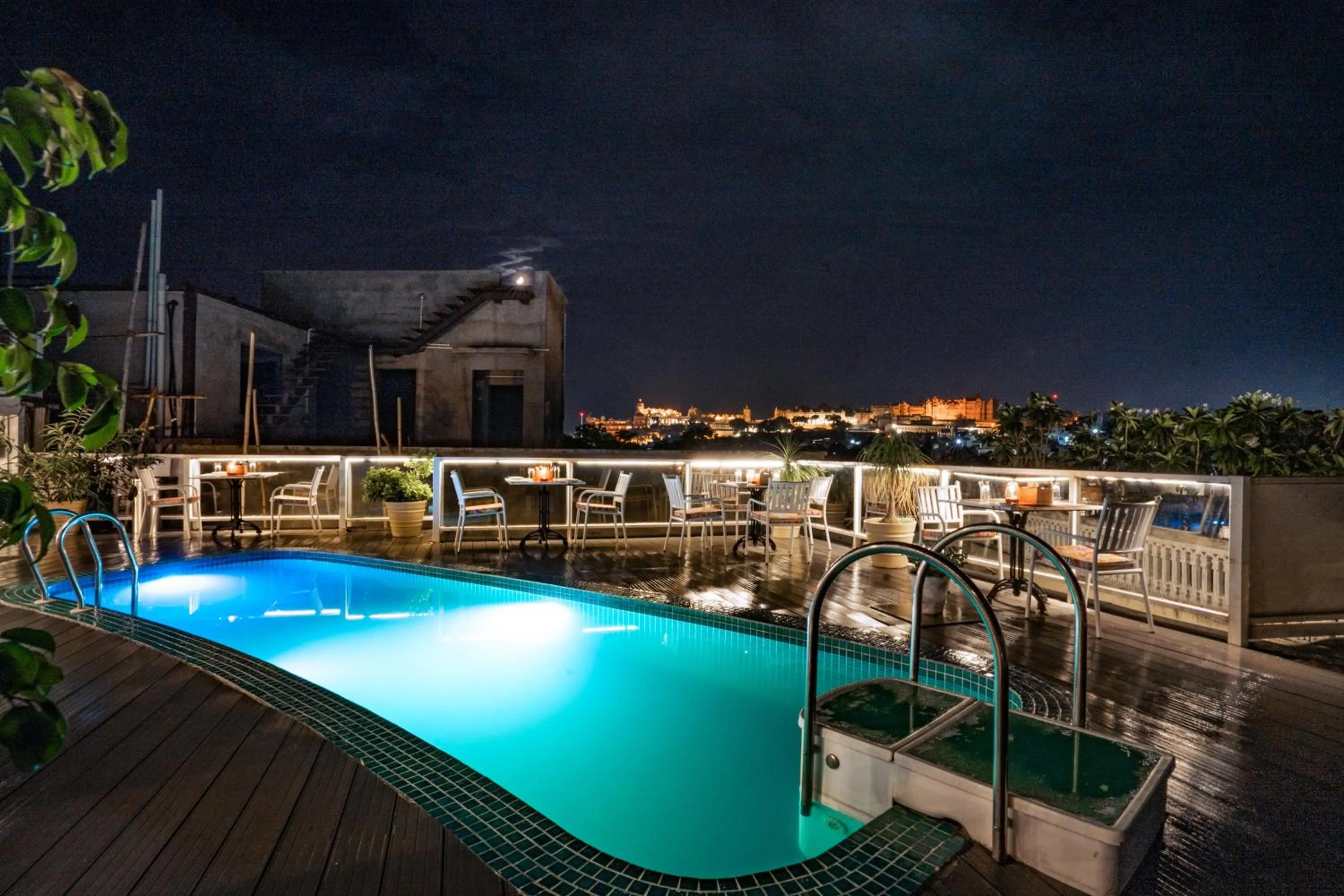 Swimming pool in Tripli Hotels Shiv Villas