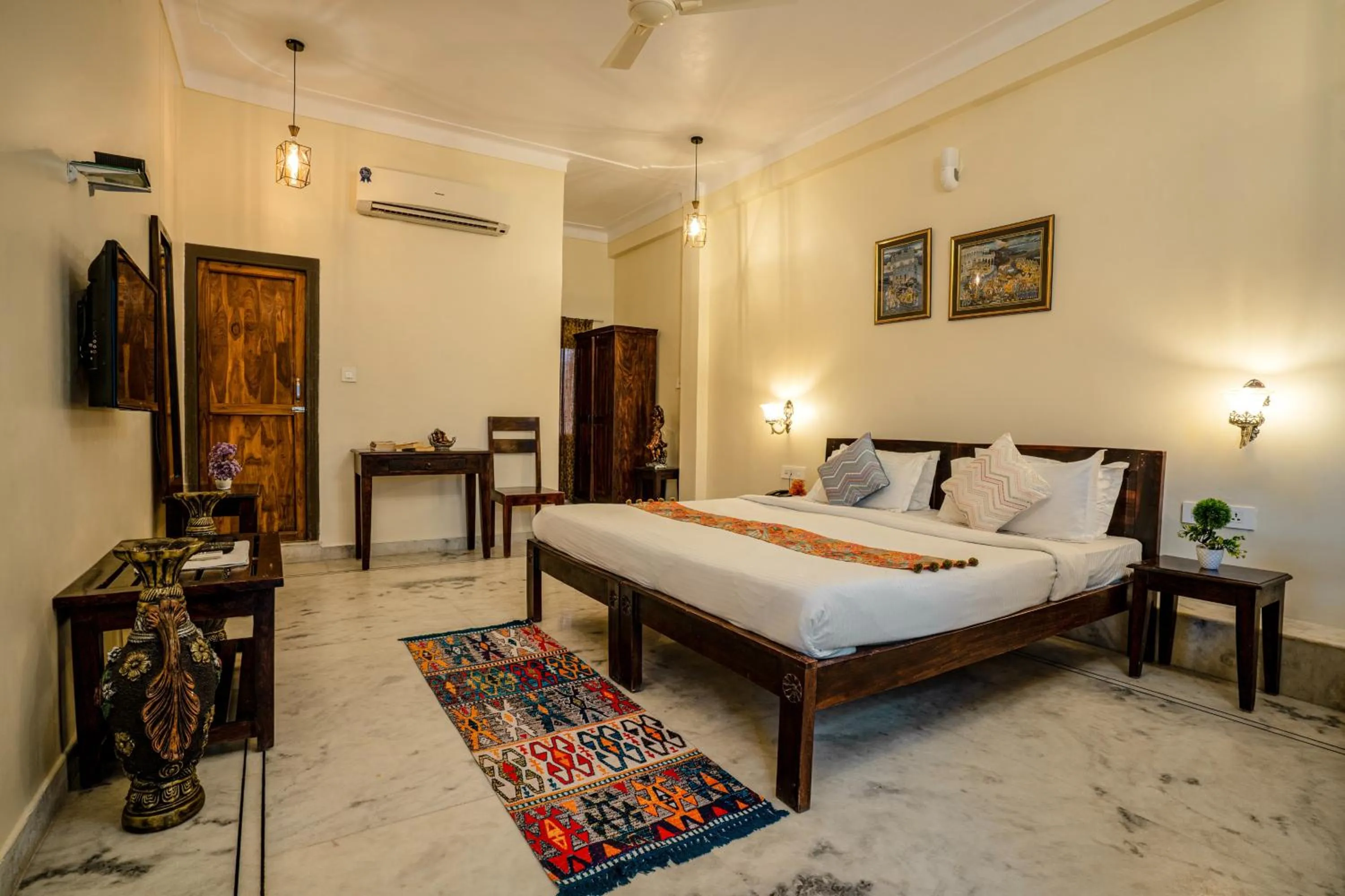 Photo of the whole room, Bed in Tripli Hotels Shiv Villas