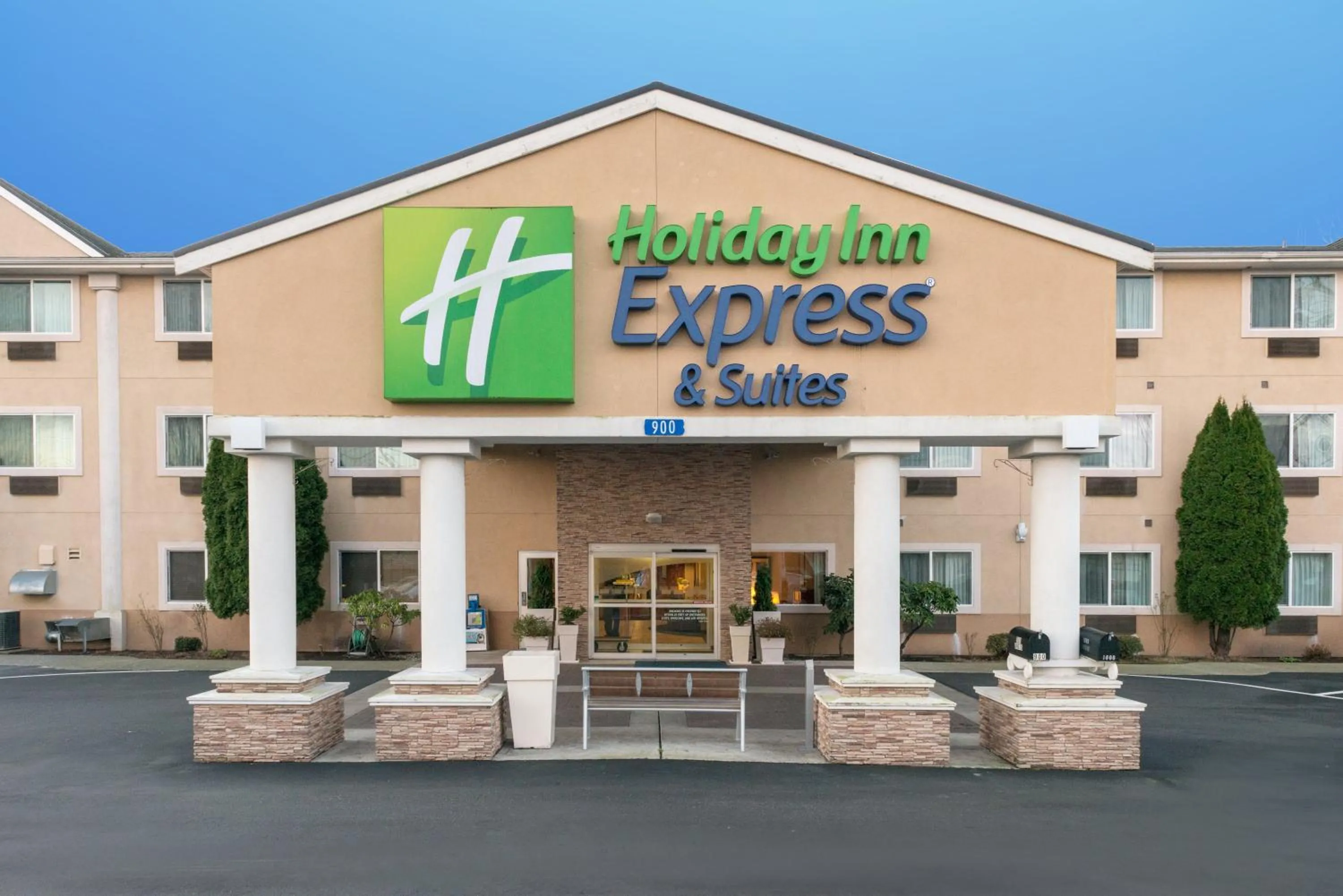 Property building in Holiday Inn Express Hotels & Suites Burlington by IHG