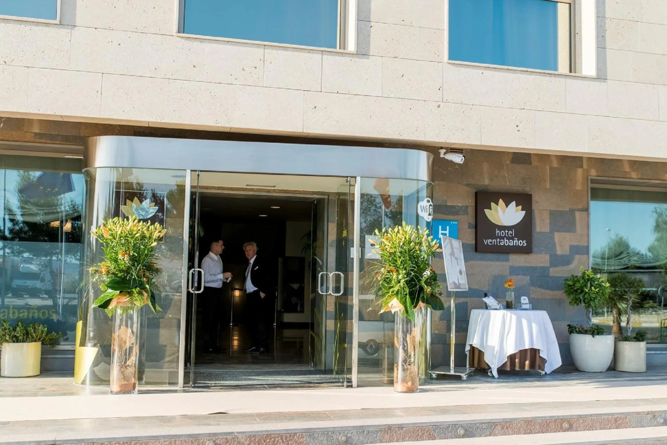 Property building in Hotel Venta Baños