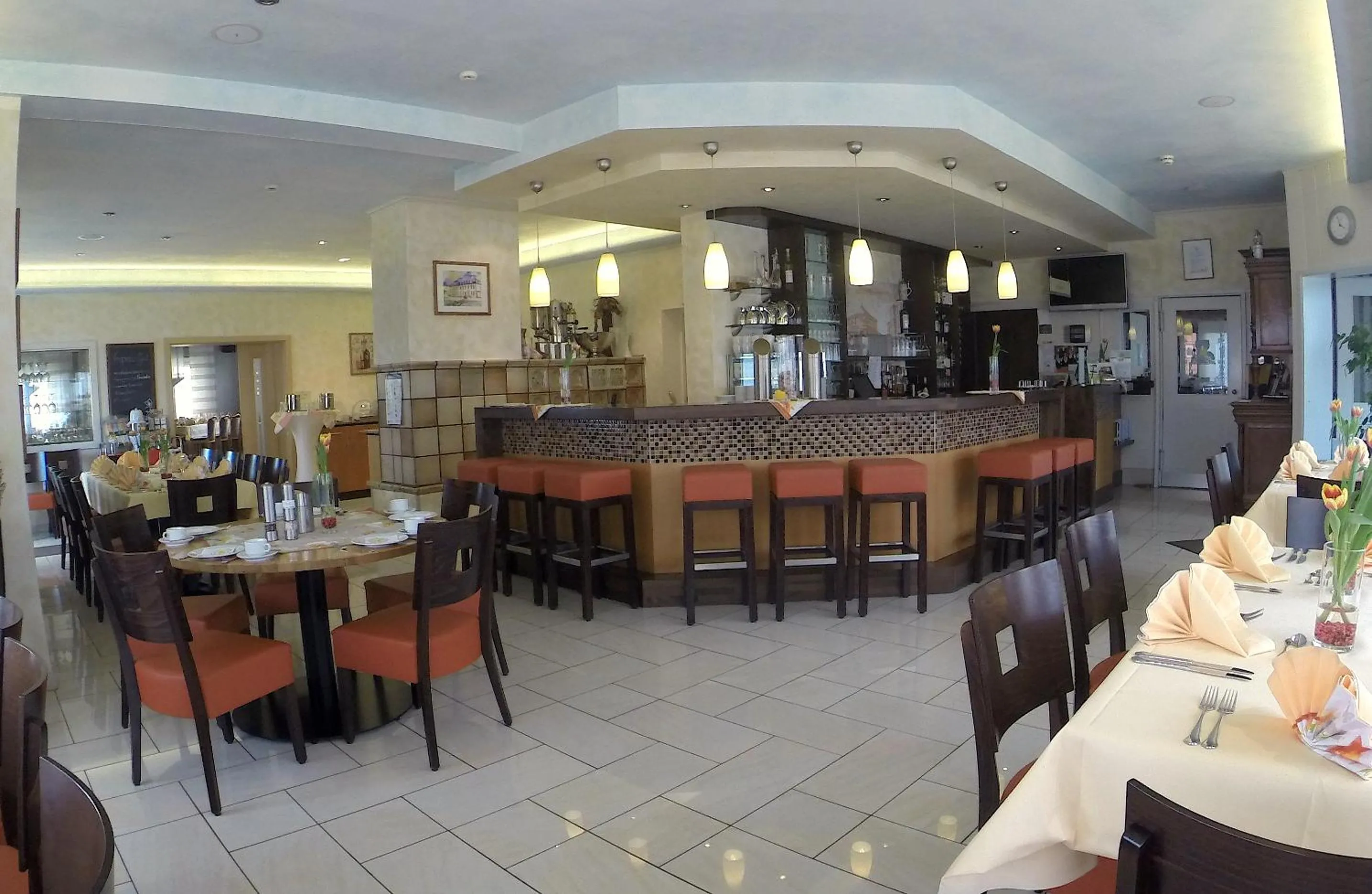 Restaurant/places to eat in Hotel Maurer