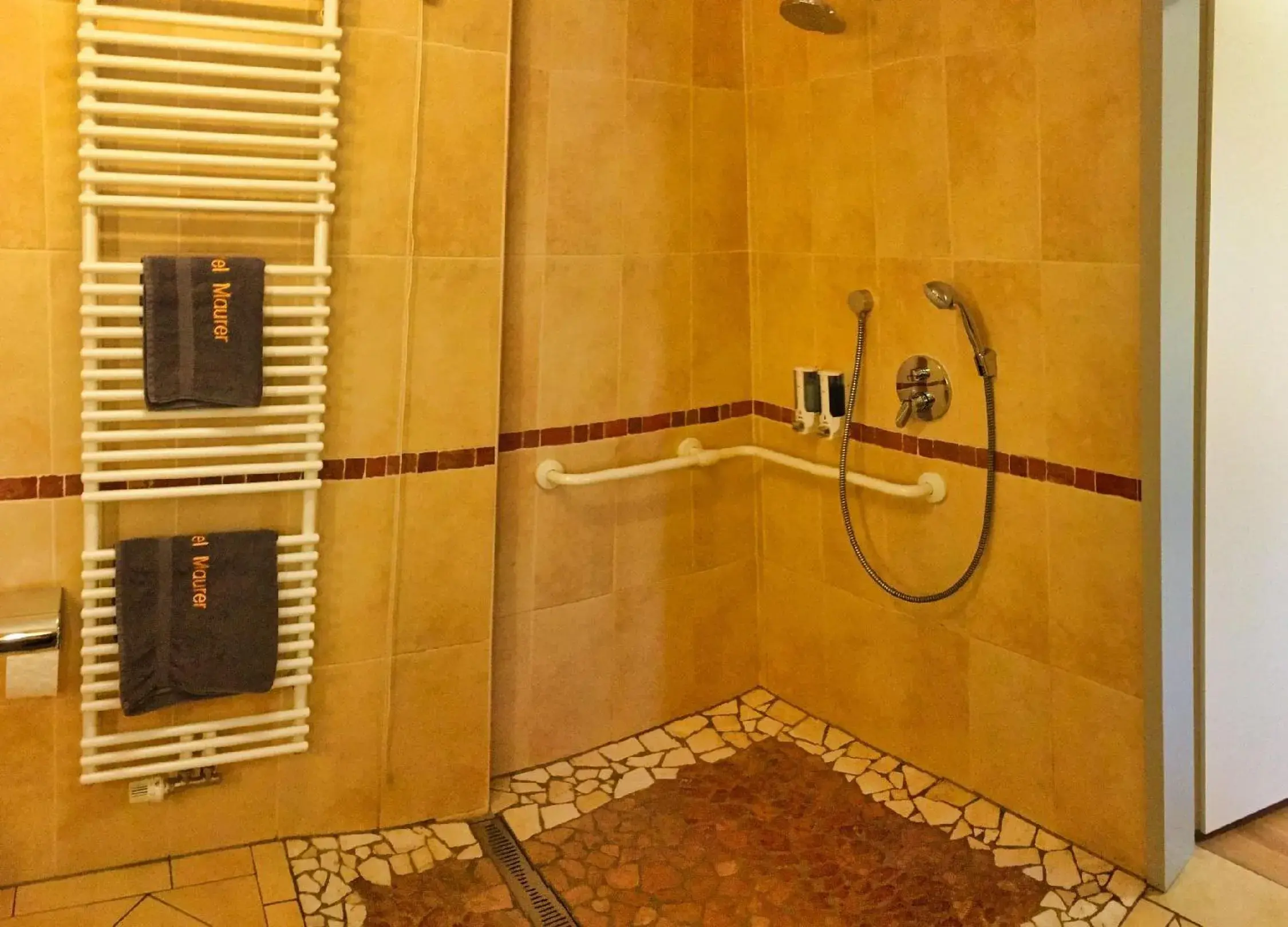 Bathroom in Hotel Maurer