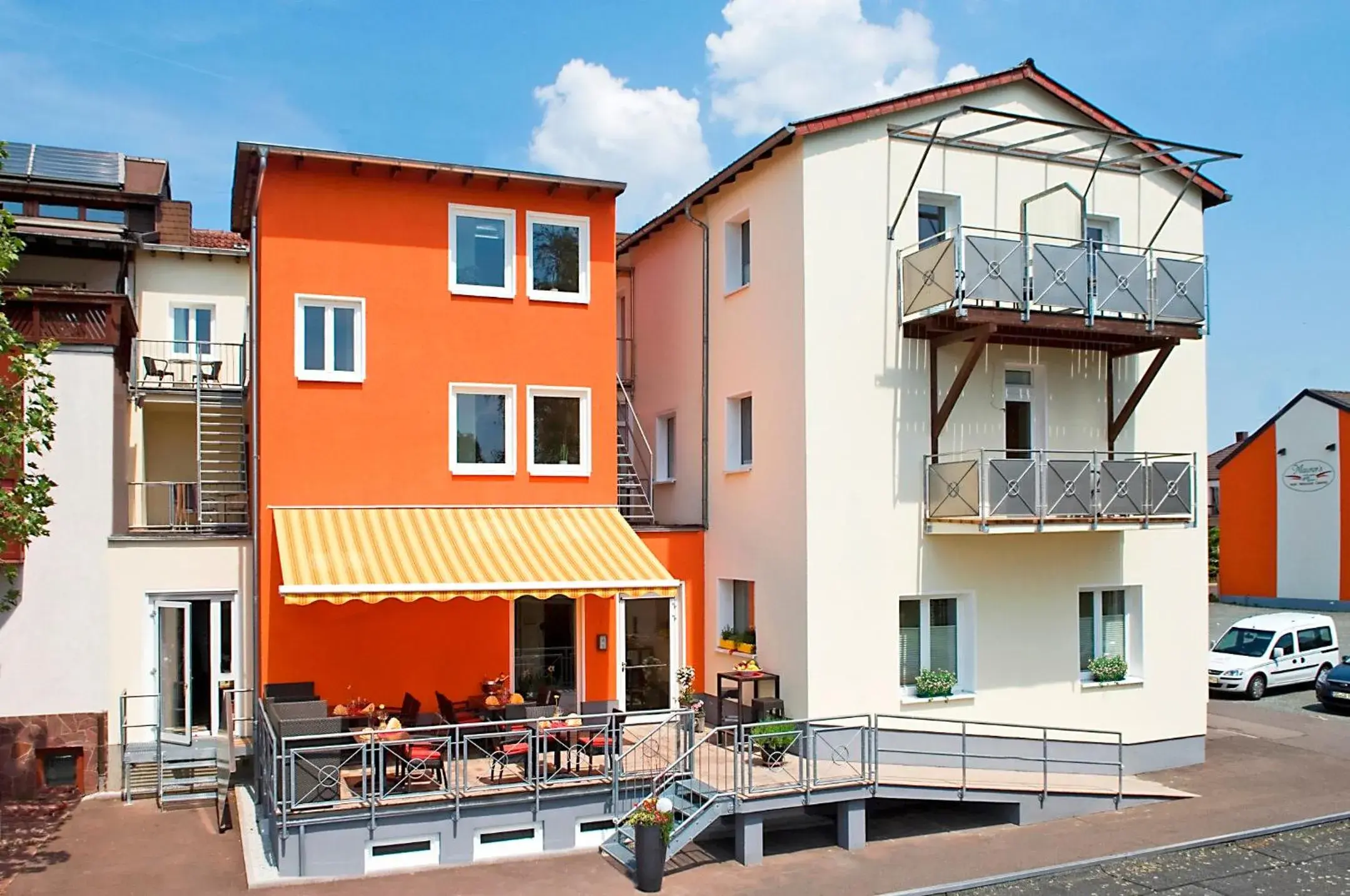 Facade/entrance, Property Building in Hotel Maurer