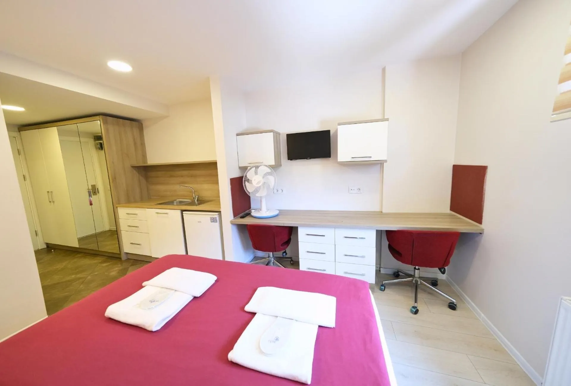 Photo of the whole room, Bed in Uçar Royal Hotel ve Konferans Salonu