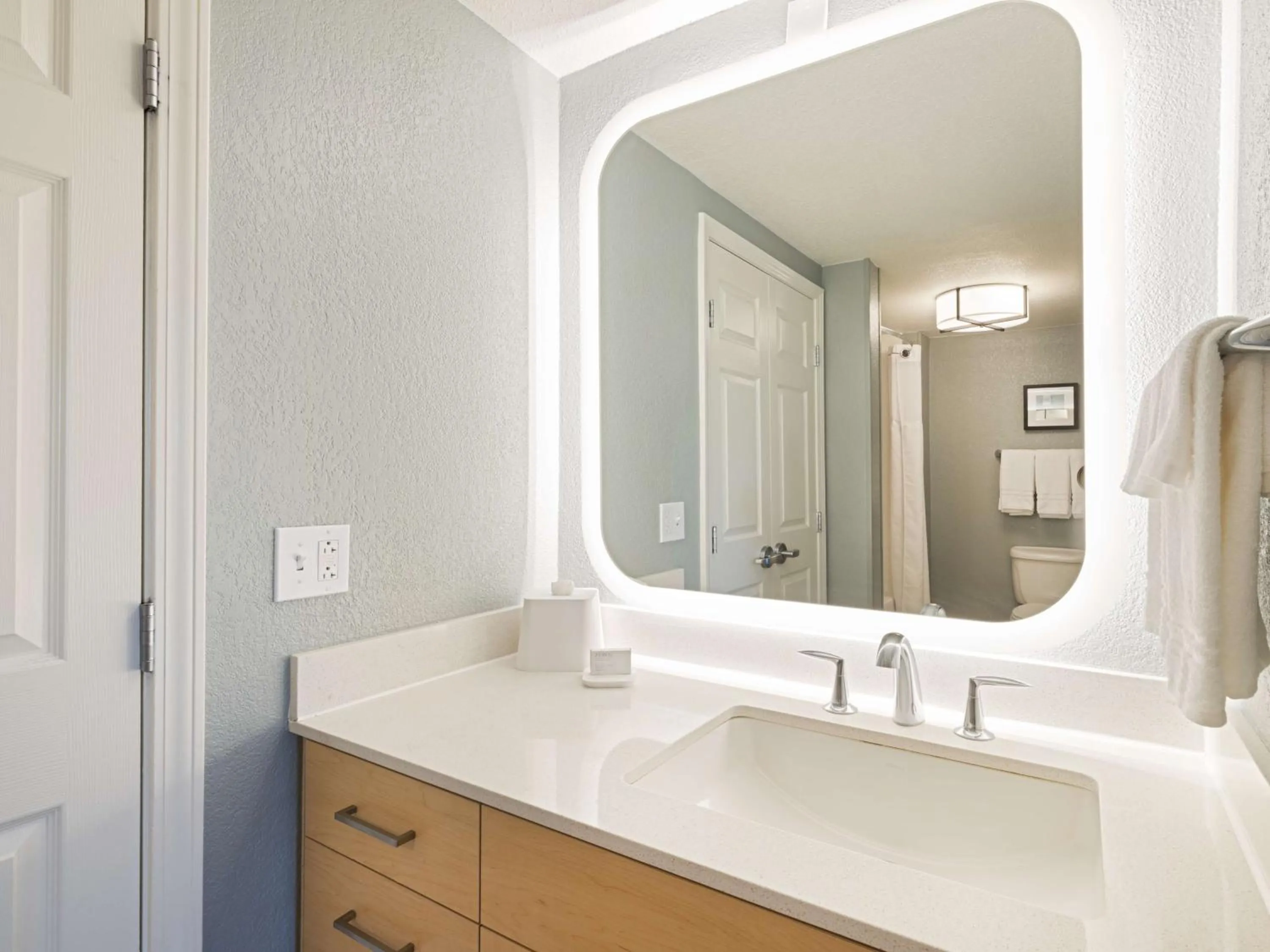 Bathroom in Homewood Suites by Hilton Parsippany-Troy Hills
