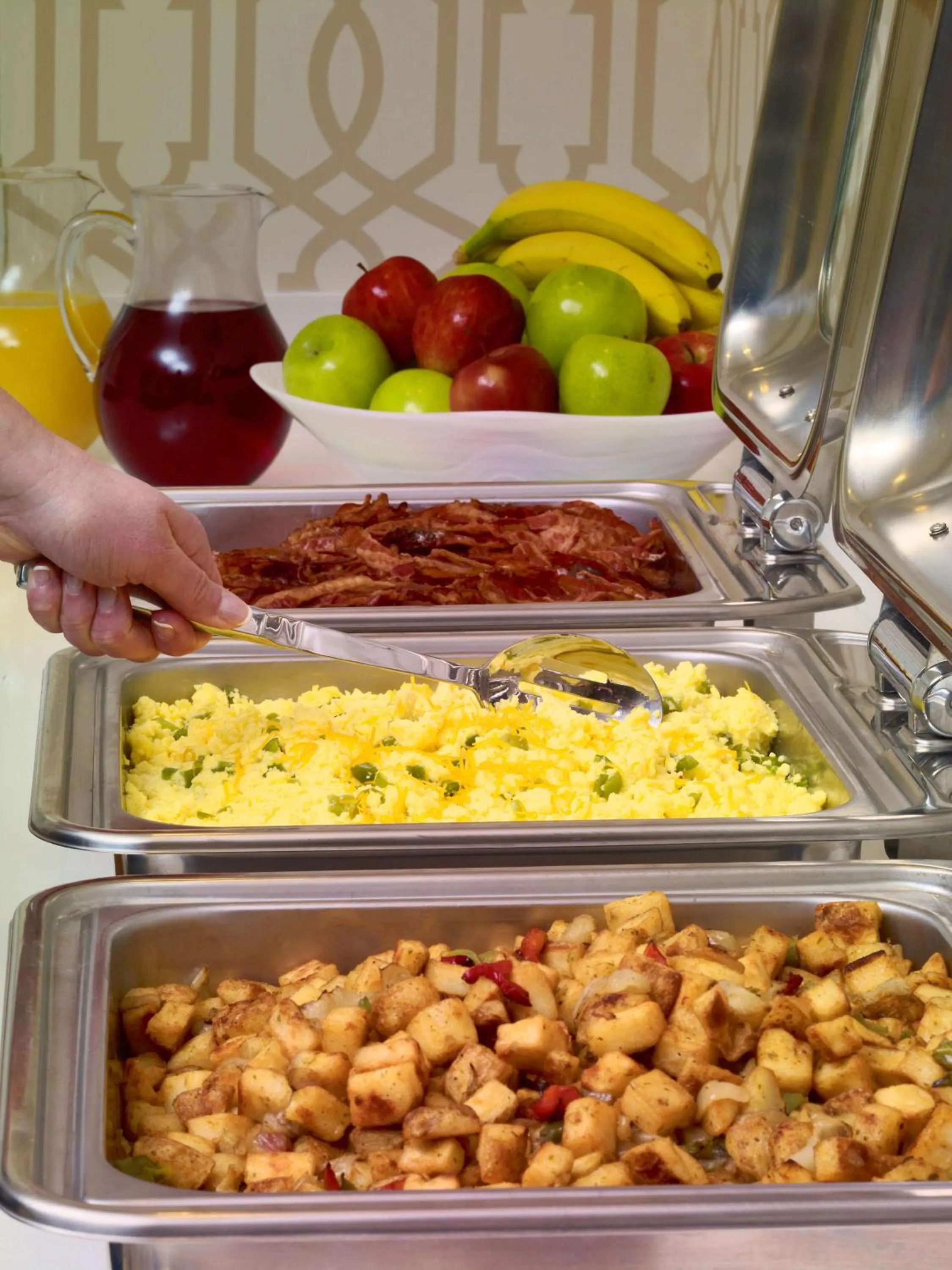 Food and drinks in Homewood Suites by Hilton Parsippany-Troy Hills