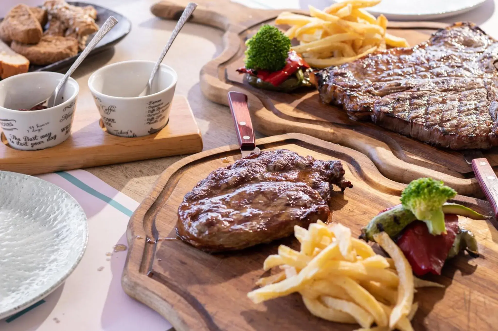 Restaurant/places to eat in Yianna Caravel Suites "by Checkin" adults only Restaurant/places to eat in Yianna Caravel Suites "by Checkin" adults only