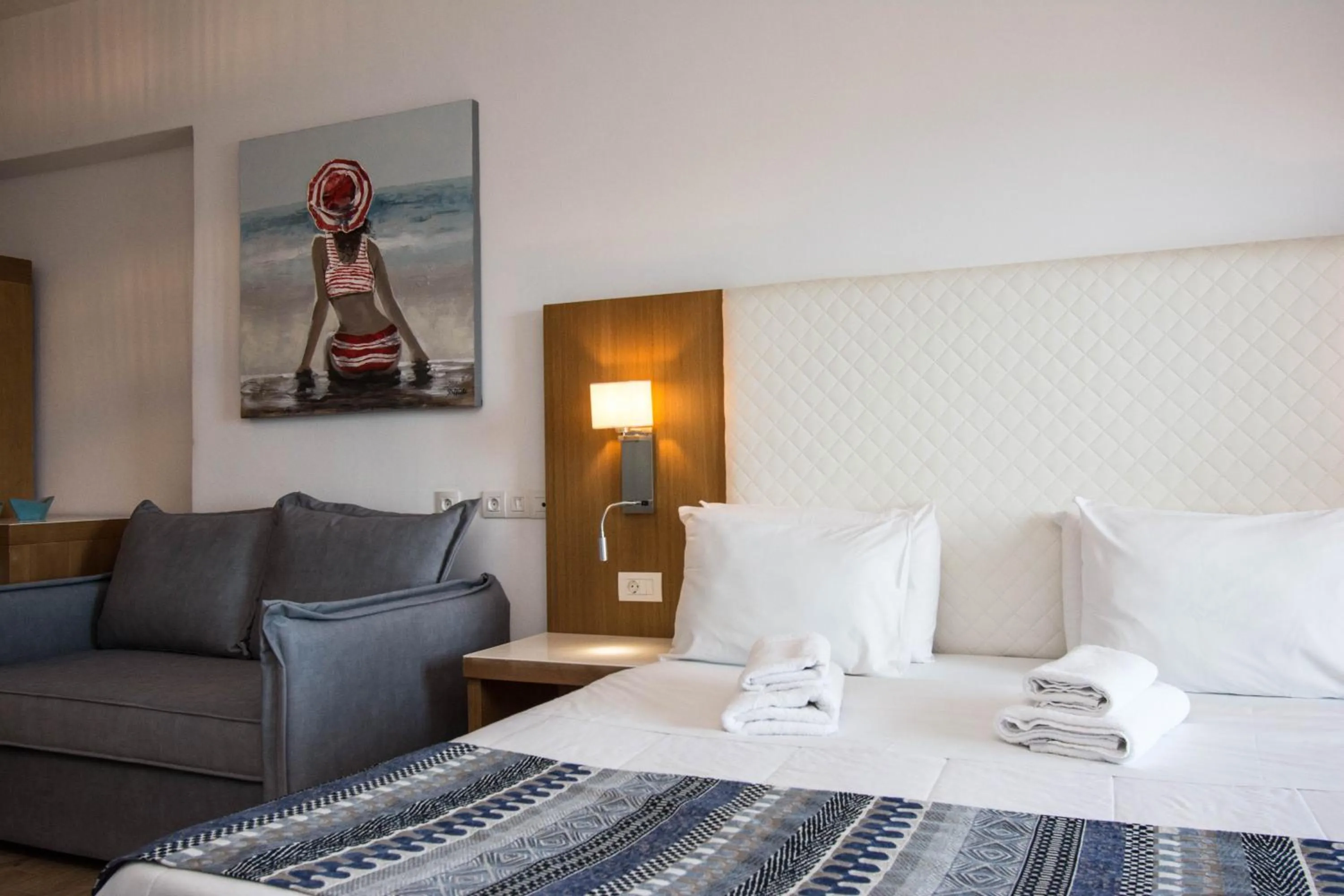 Photo of the whole room, Bed in Yianna Caravel Suites "by Checkin" adults only