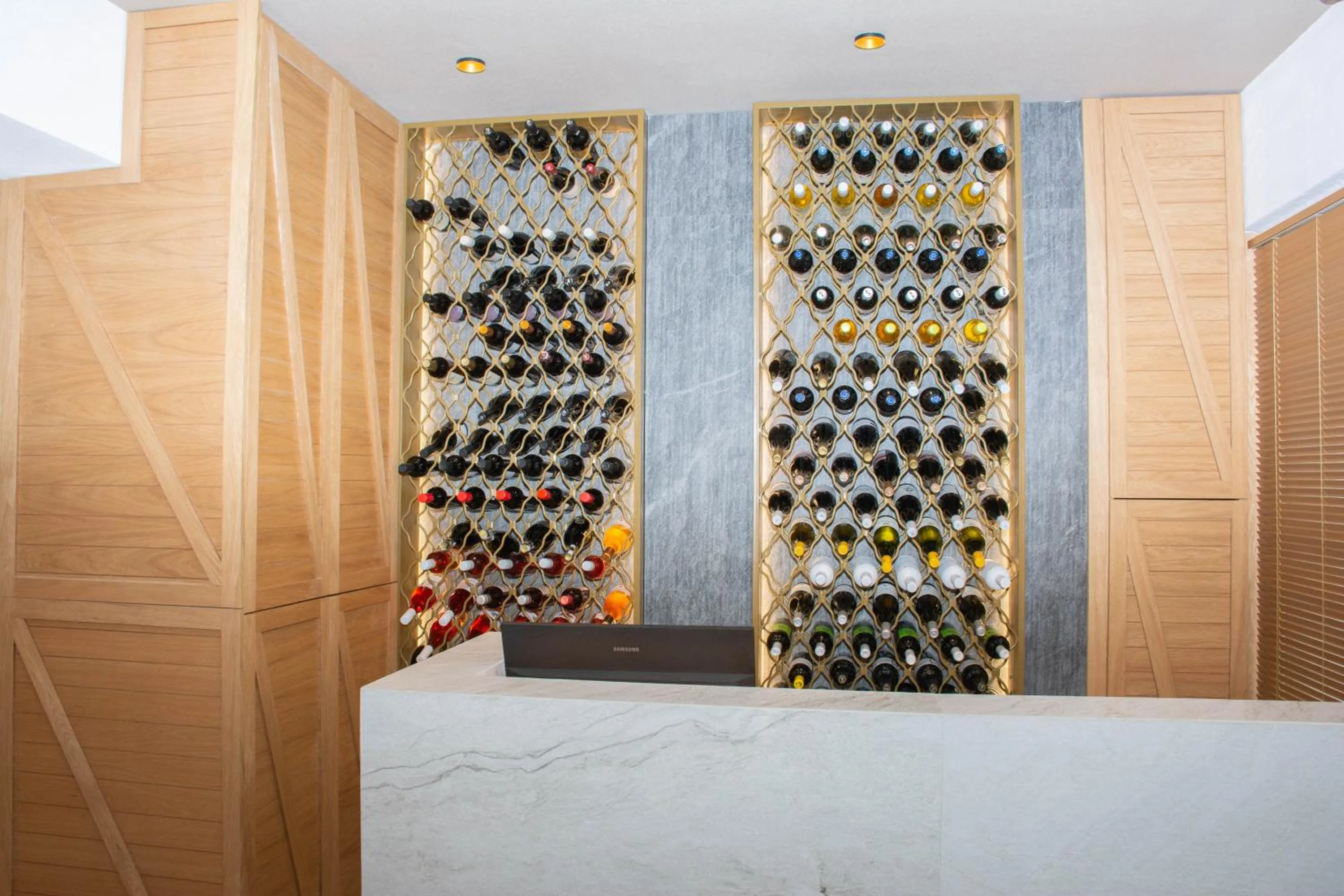 Restaurant/places to eat in Yianna Caravel Suites "by Checkin" adults only