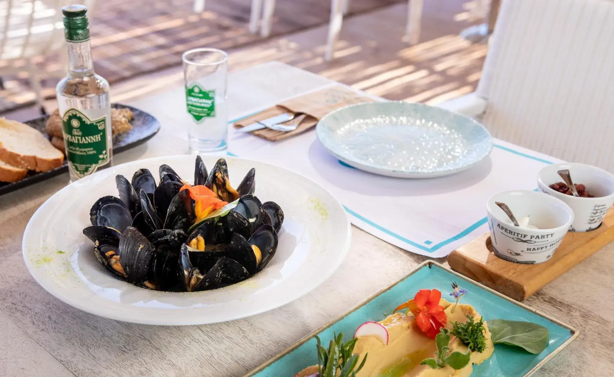 Restaurant/places to eat in Yianna Caravel Suites "by Checkin" adults only Restaurant/places to eat in Yianna Caravel Suites "by Checkin" adults only