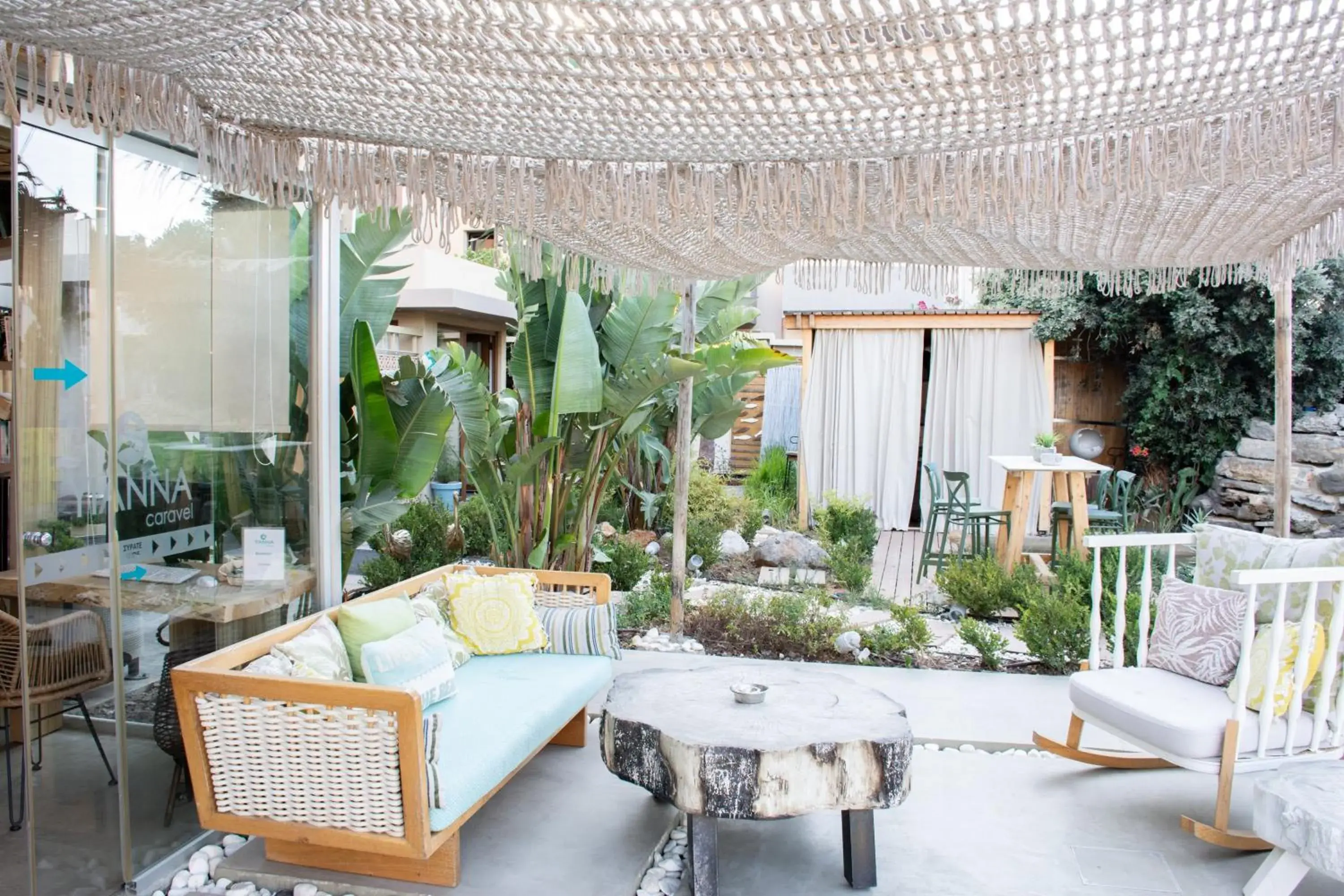 Lounge or bar in Yianna Caravel Suites "by Checkin" adults only Lounge or bar in Yianna Caravel Suites "by Checkin" adults only