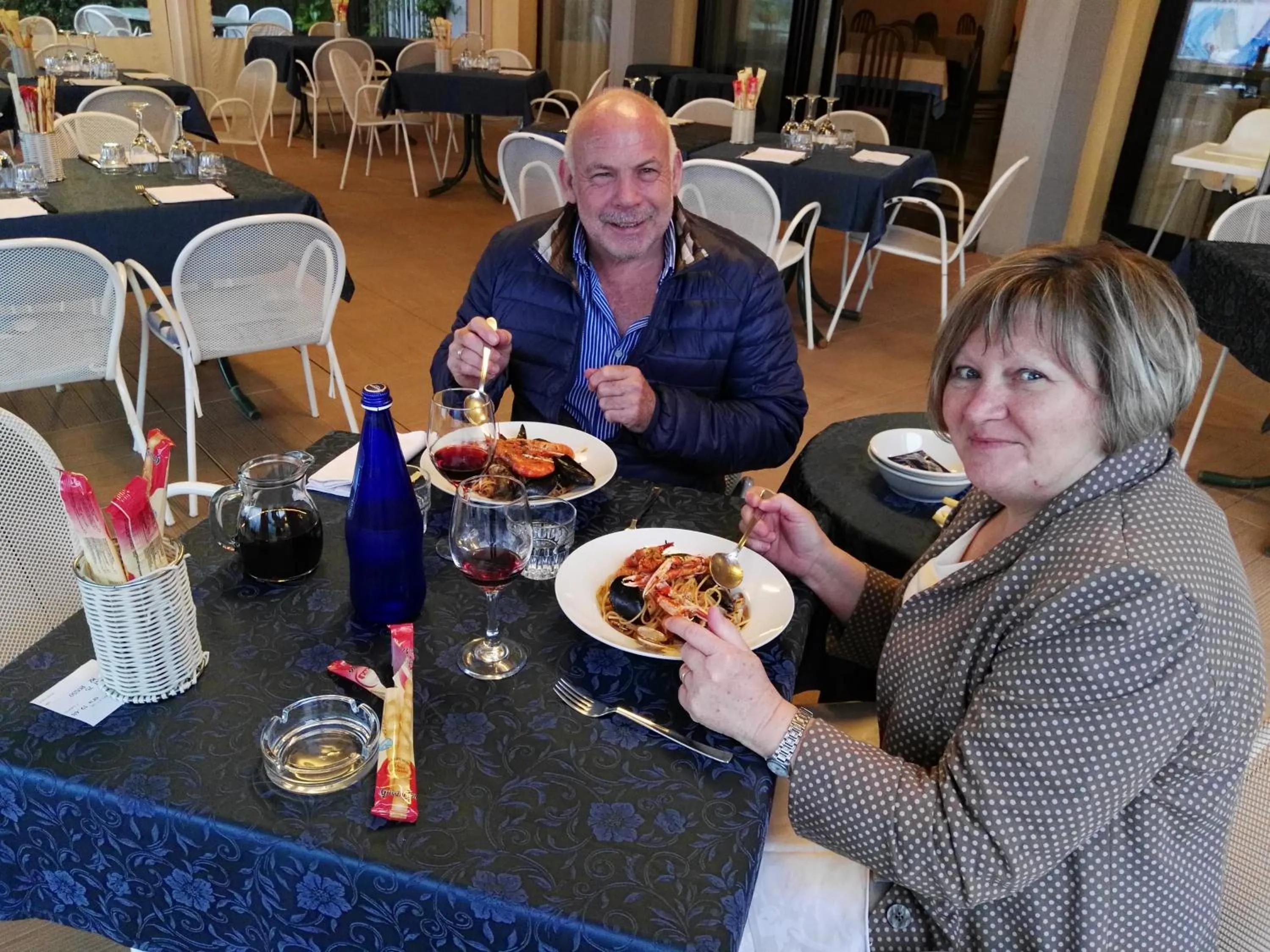 Property building in Hotel La Romantica