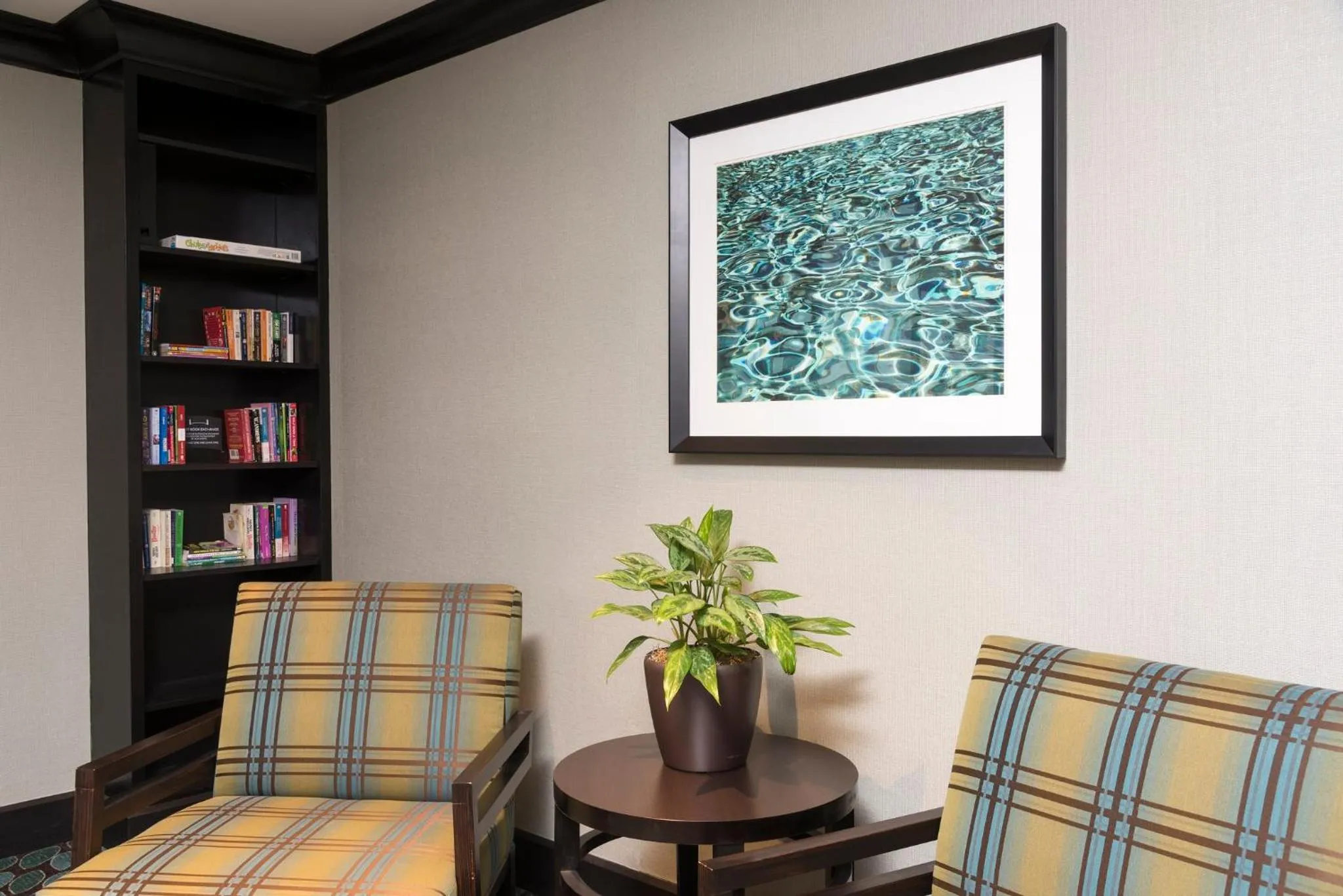 Lobby or reception in Staybridge Suites Chicago-Oakbrook Terrace by IHG