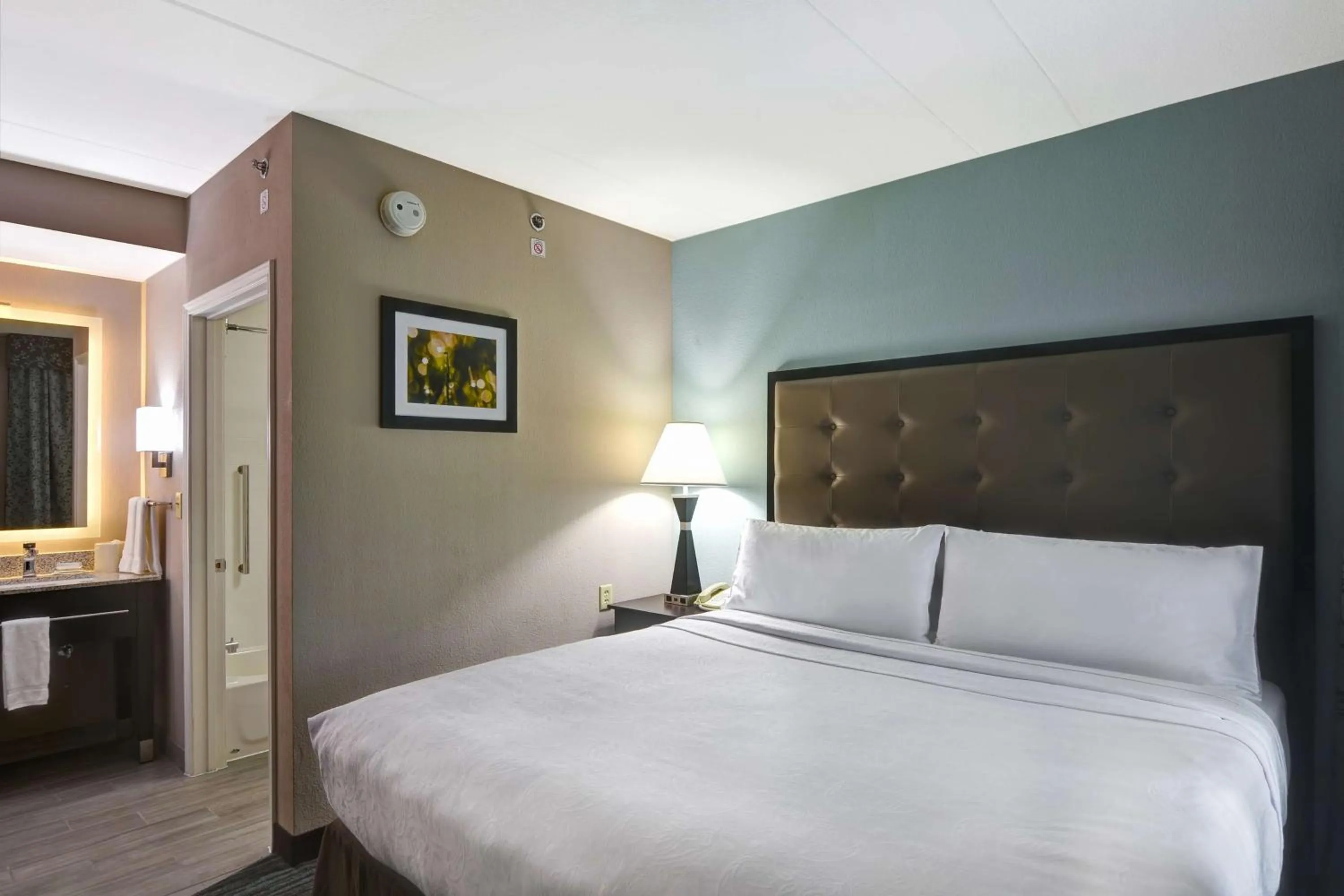 Bed in Homewood Suites by Hilton Aurora Naperville