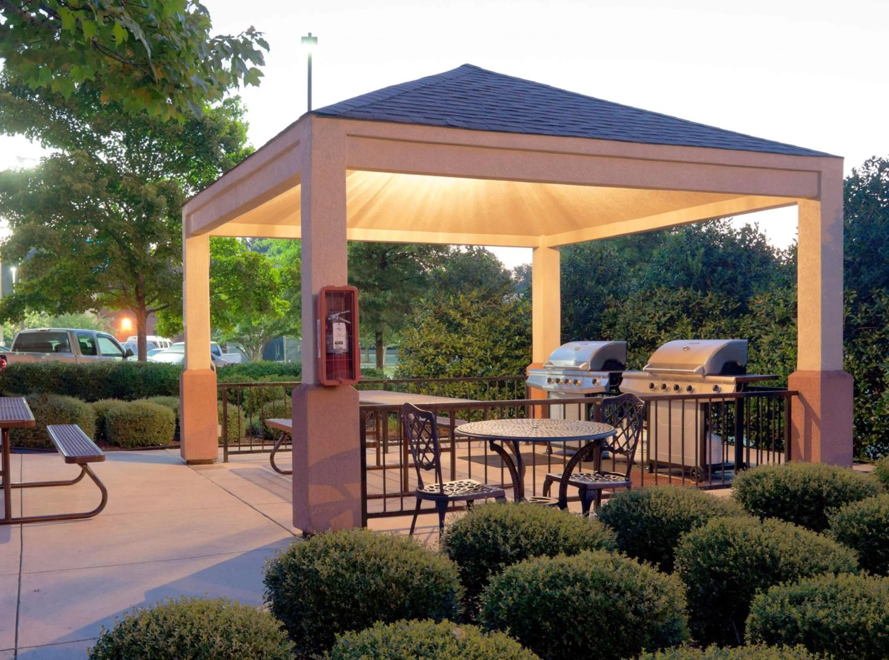 Patio in Sonesta Simply Suites Chicago Libertyville