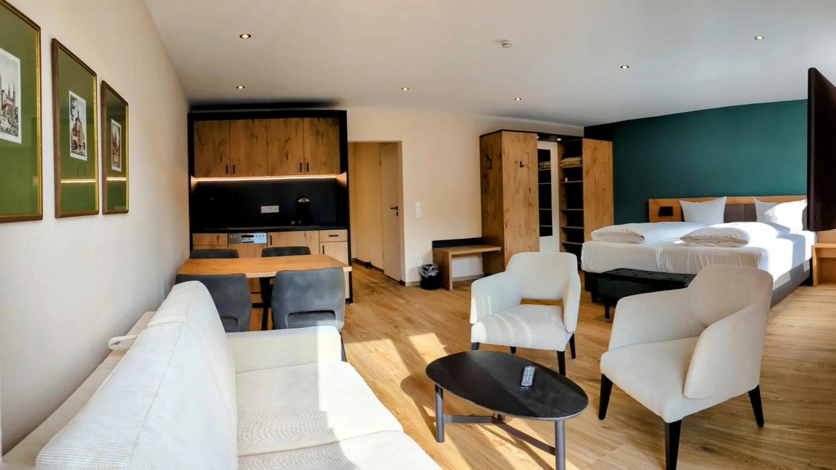 Photo of the whole room in Hotel Brauerei Gasthof Höhn