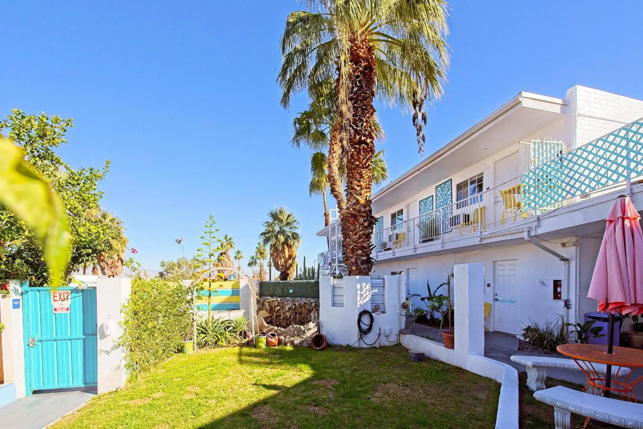 Property building in Inn at Palm Springs Property building in Inn at Palm Springs