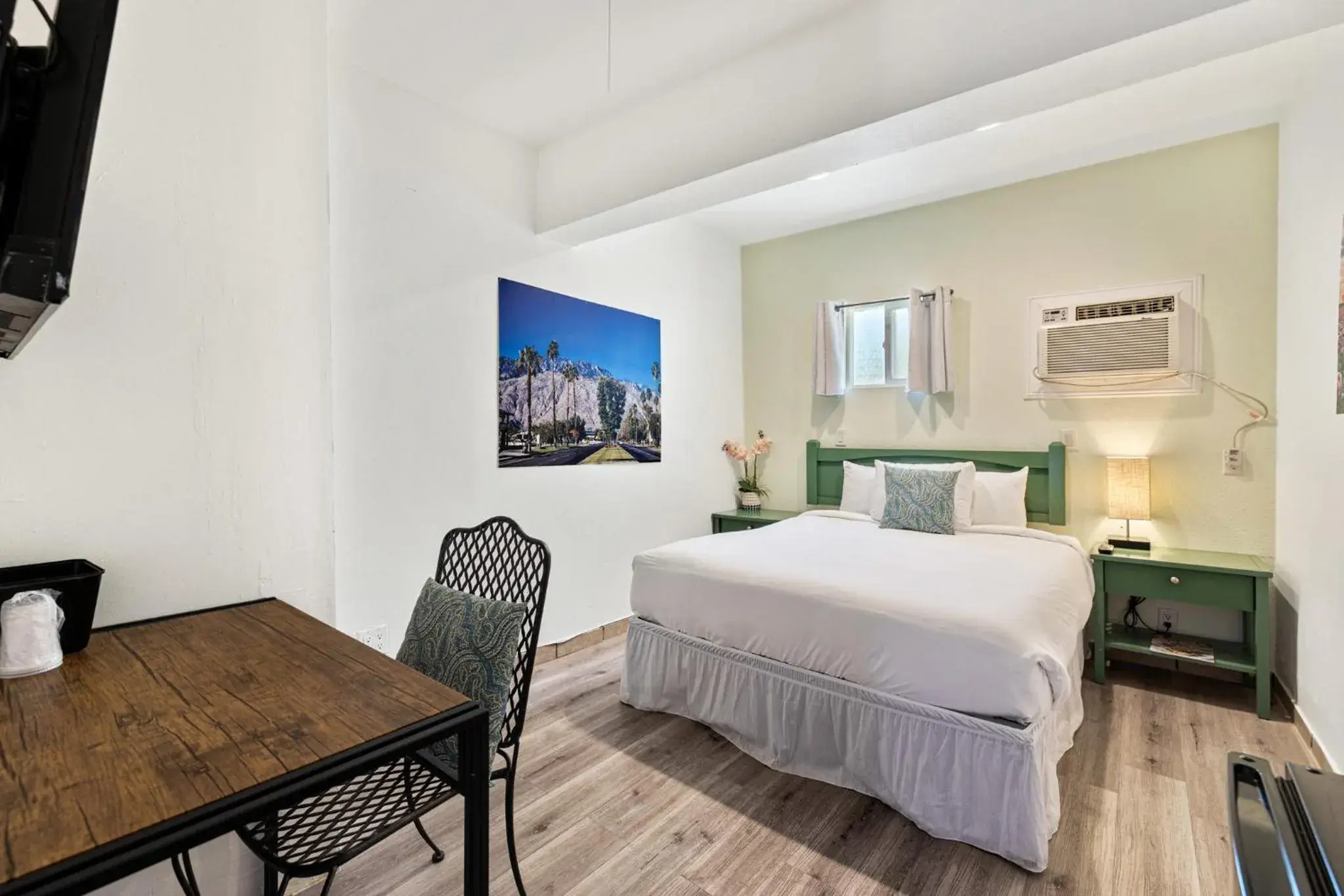 Bed in Inn at Palm Springs Bed in Inn at Palm Springs