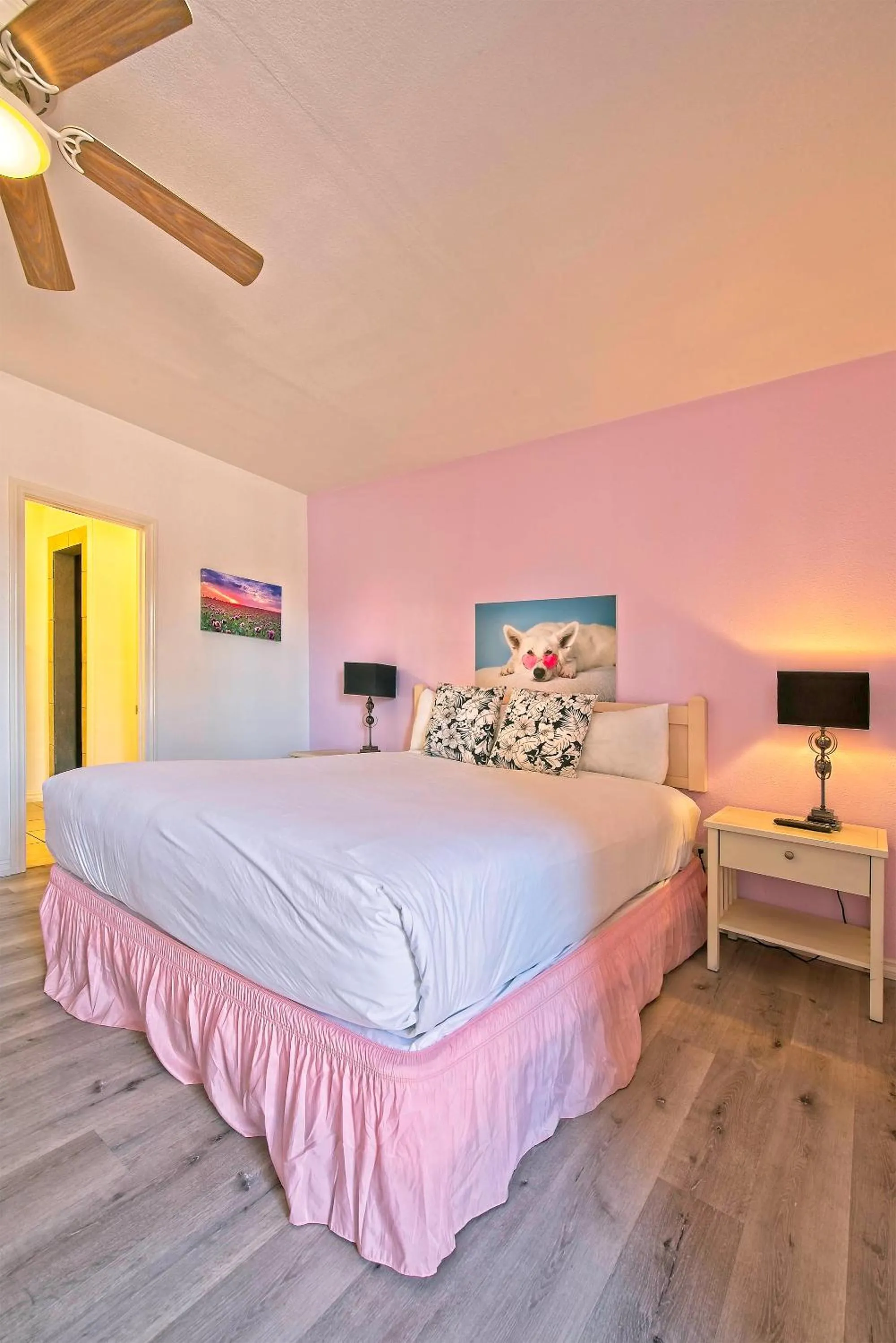 Bed in Inn at Palm Springs