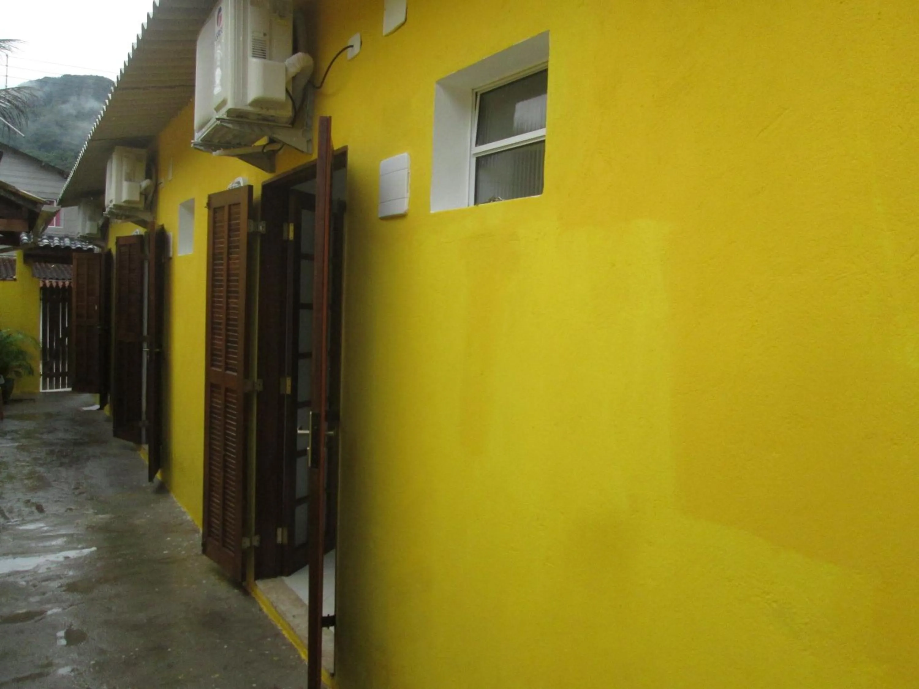 Facade/entrance in Suítes Cantinho do Sossego Ubatuba