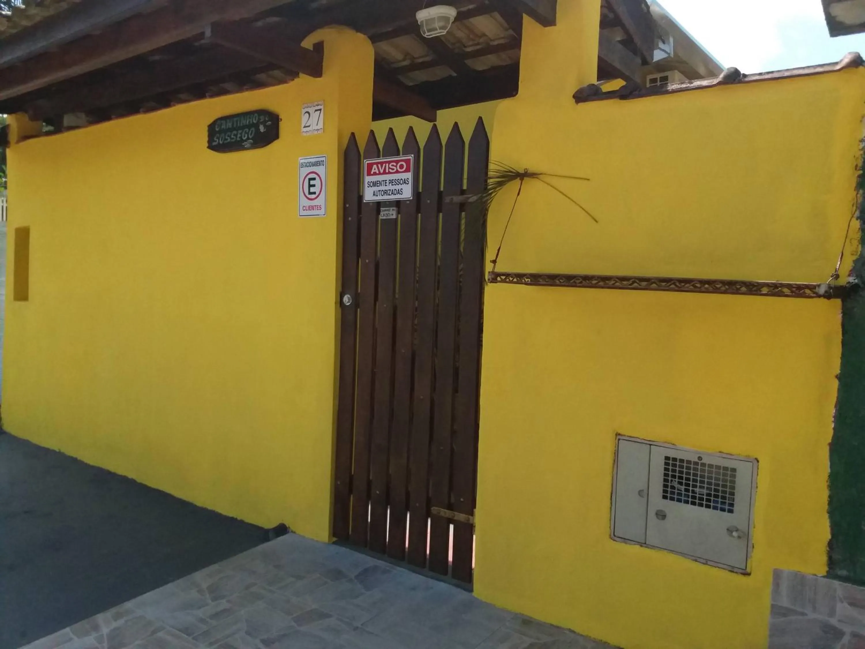Facade/entrance in Suítes Cantinho do Sossego Ubatuba