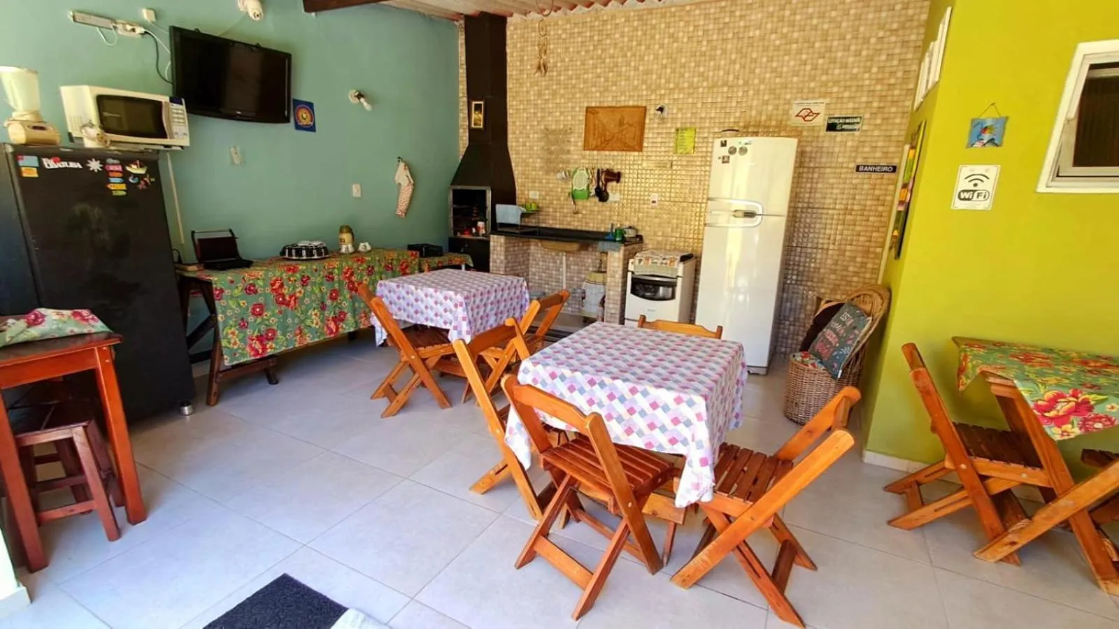 Communal lounge/ TV room in Suítes Cantinho do Sossego em Ubatuba