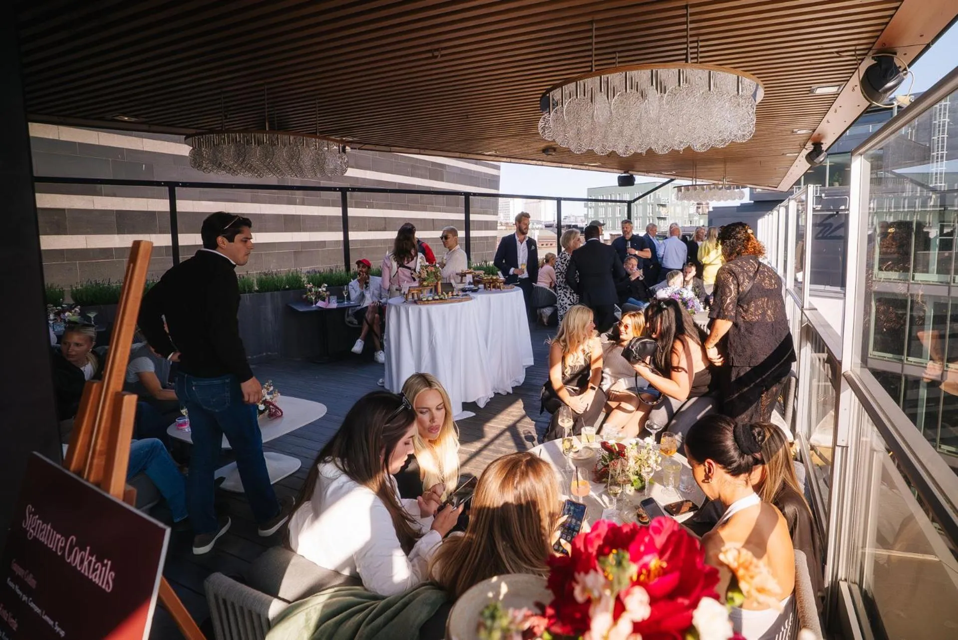 Restaurant/places to eat in Clarion Hotel Sign