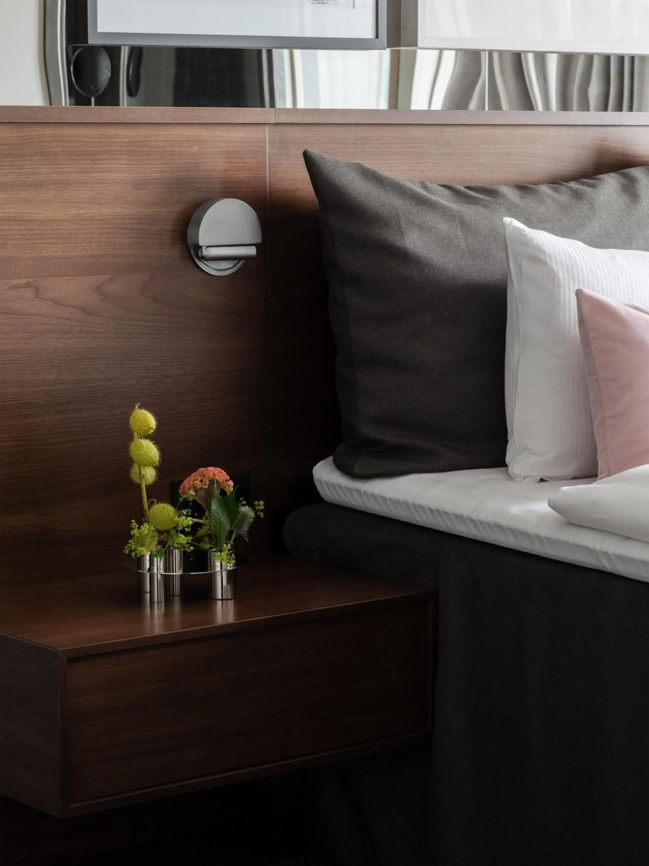 Bed in Clarion Hotel Sign