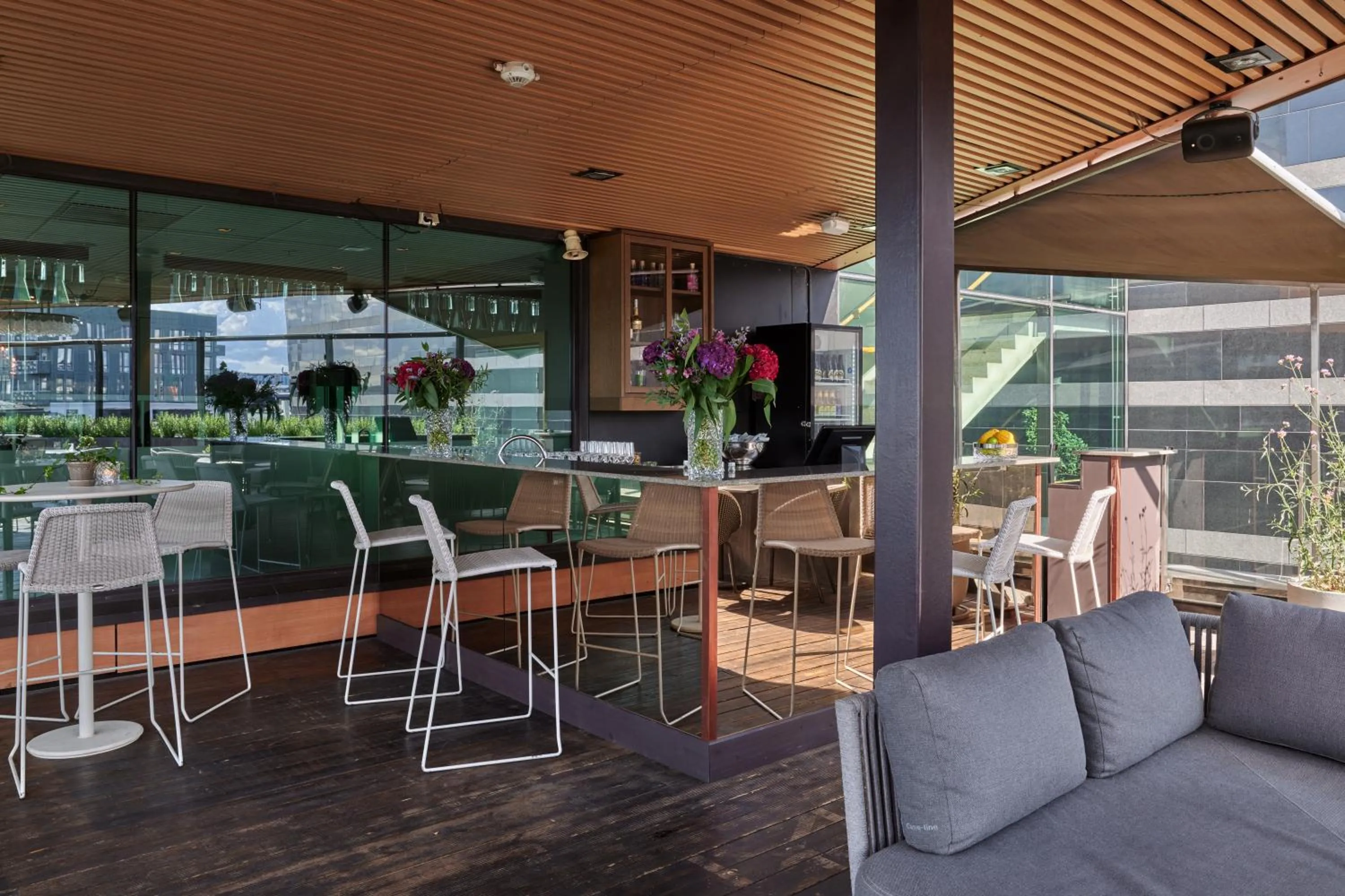 Restaurant/places to eat in Clarion Hotel Sign