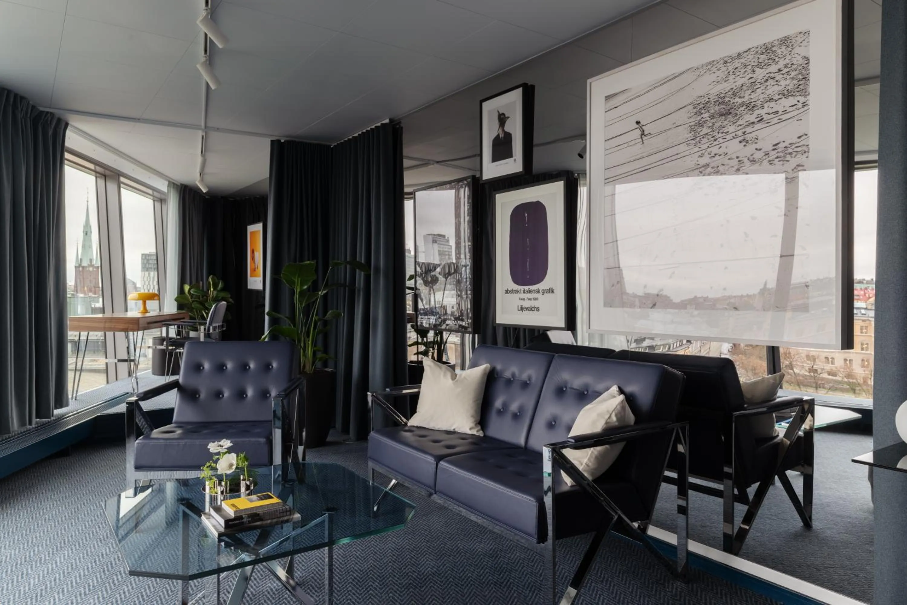 Living room in Clarion Hotel Sign