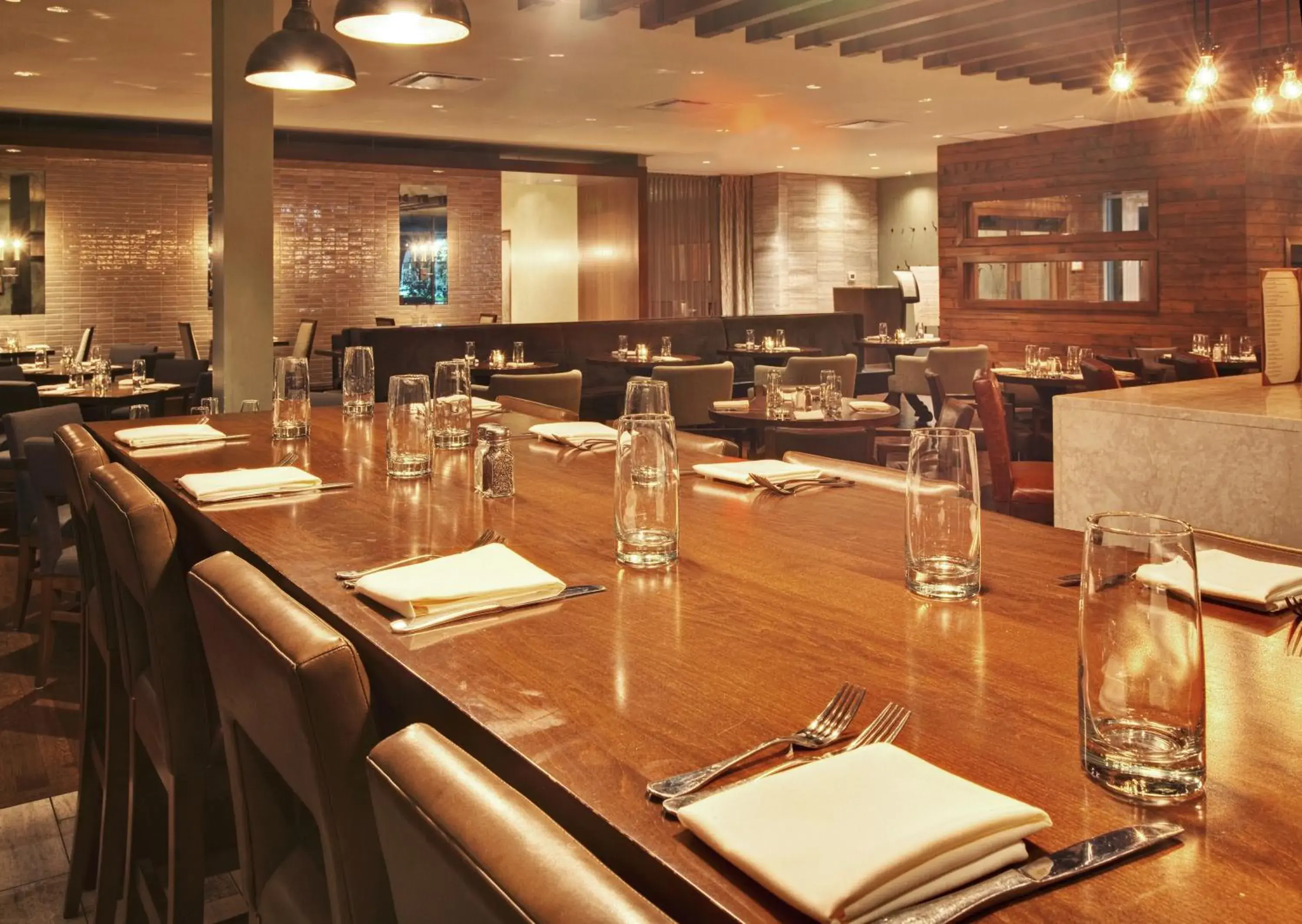 Restaurant/places to eat in Crowne Plaza Hotel Glen Ellyn/Lombard by IHG Restaurant/places to eat in Crowne Plaza Hotel Glen Ellyn/Lombard by IHG