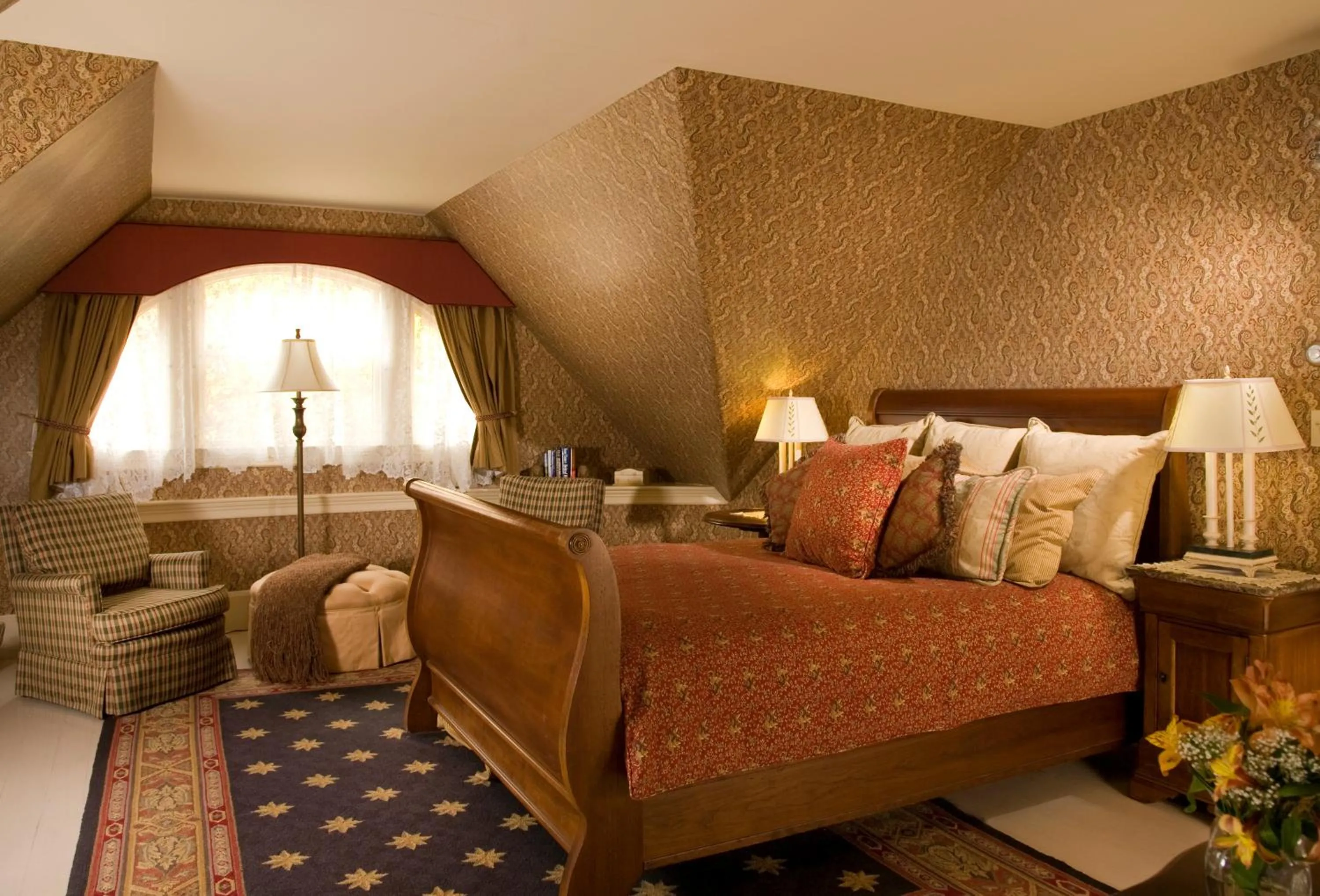 Deluxe Queen Room in Berry Manor Inn